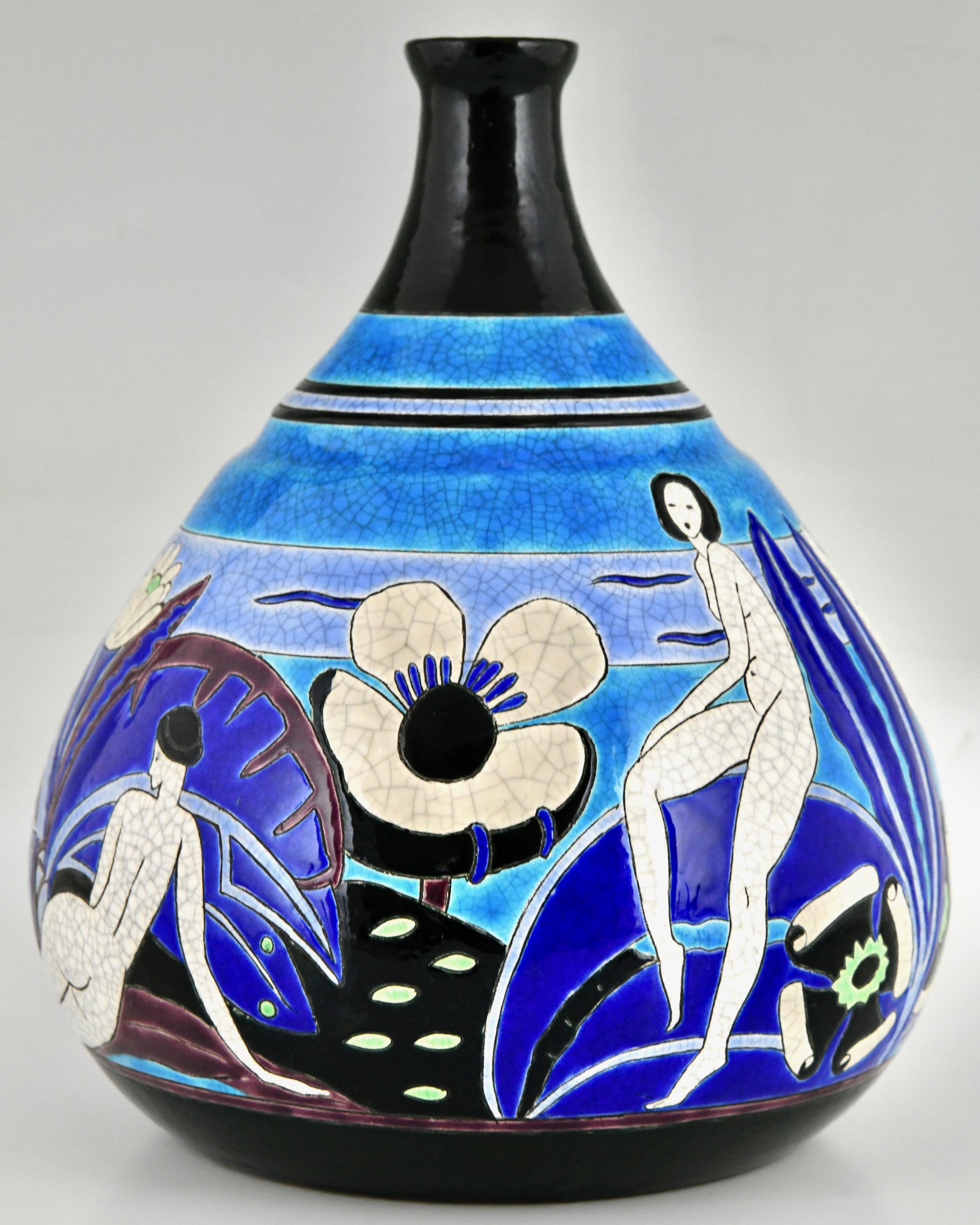 Début du 20ème siècle Vase Art Déco avec nus de baigneuses Primavera Longwy 1925 en vente