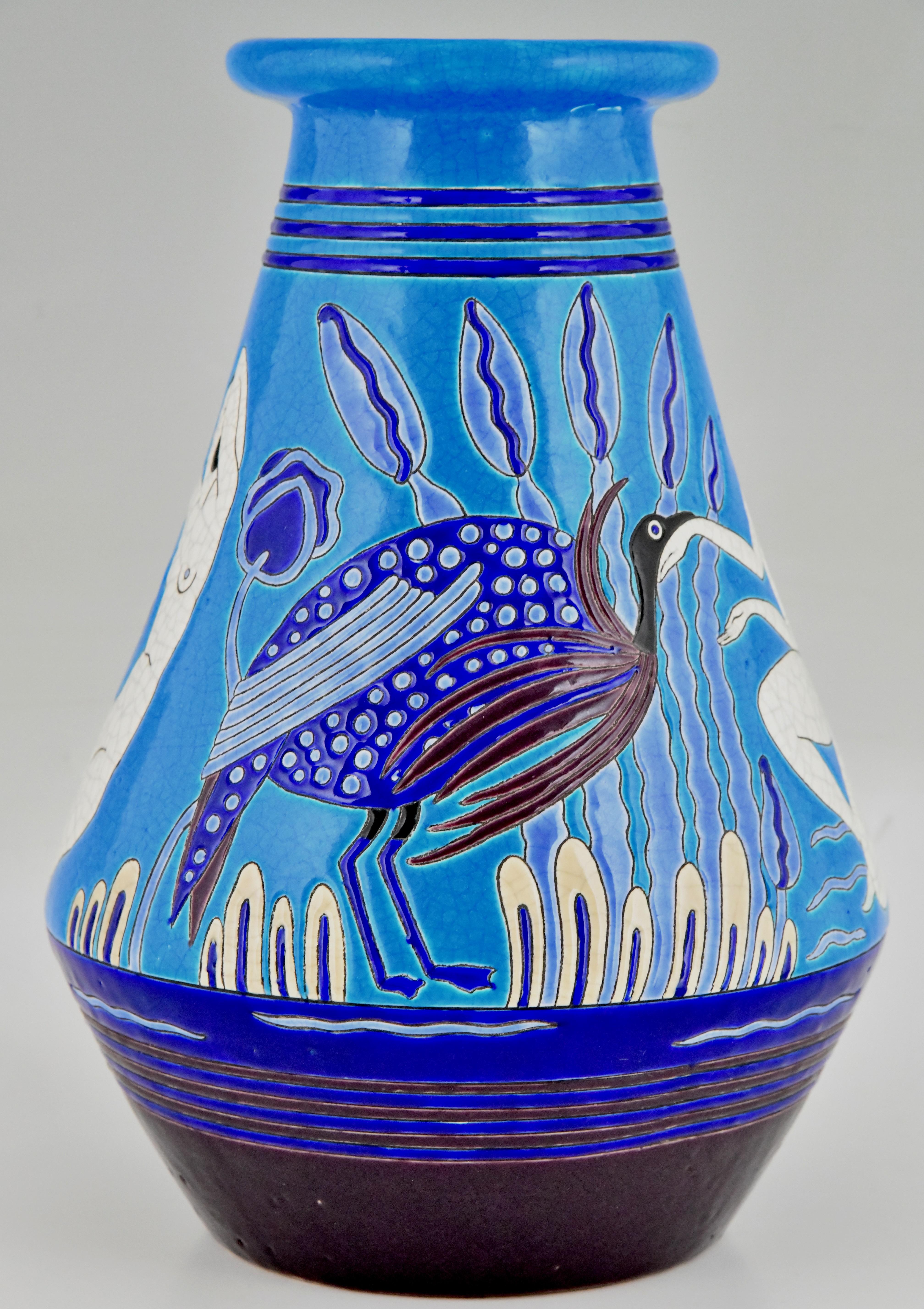 Français Vase en céramique Art déco avec nus se baignant par Primavera u2028Longwy 1925  France en vente