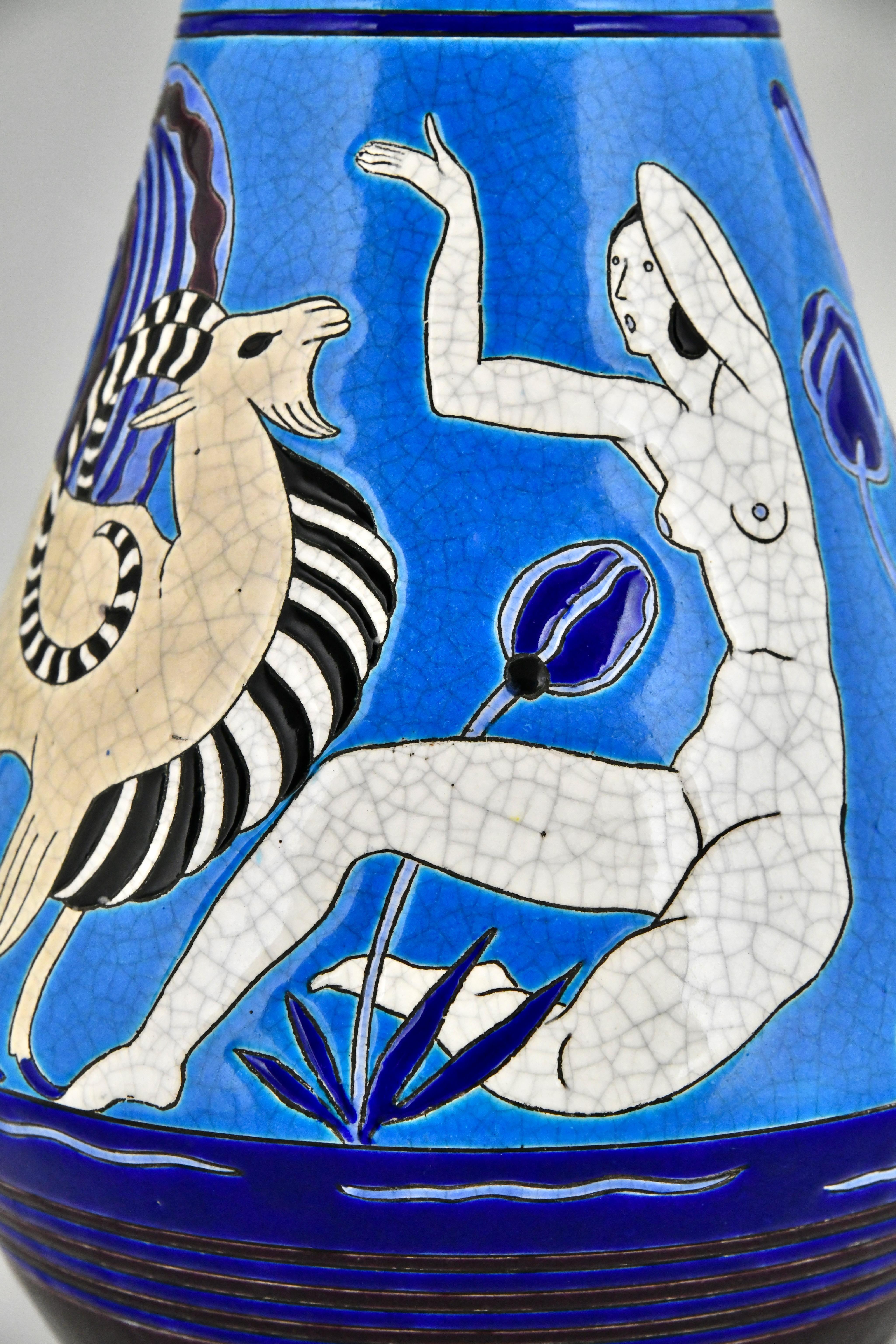 Vase en céramique Art déco avec nus se baignant par Primavera u2028Longwy 1925  France en vente 3