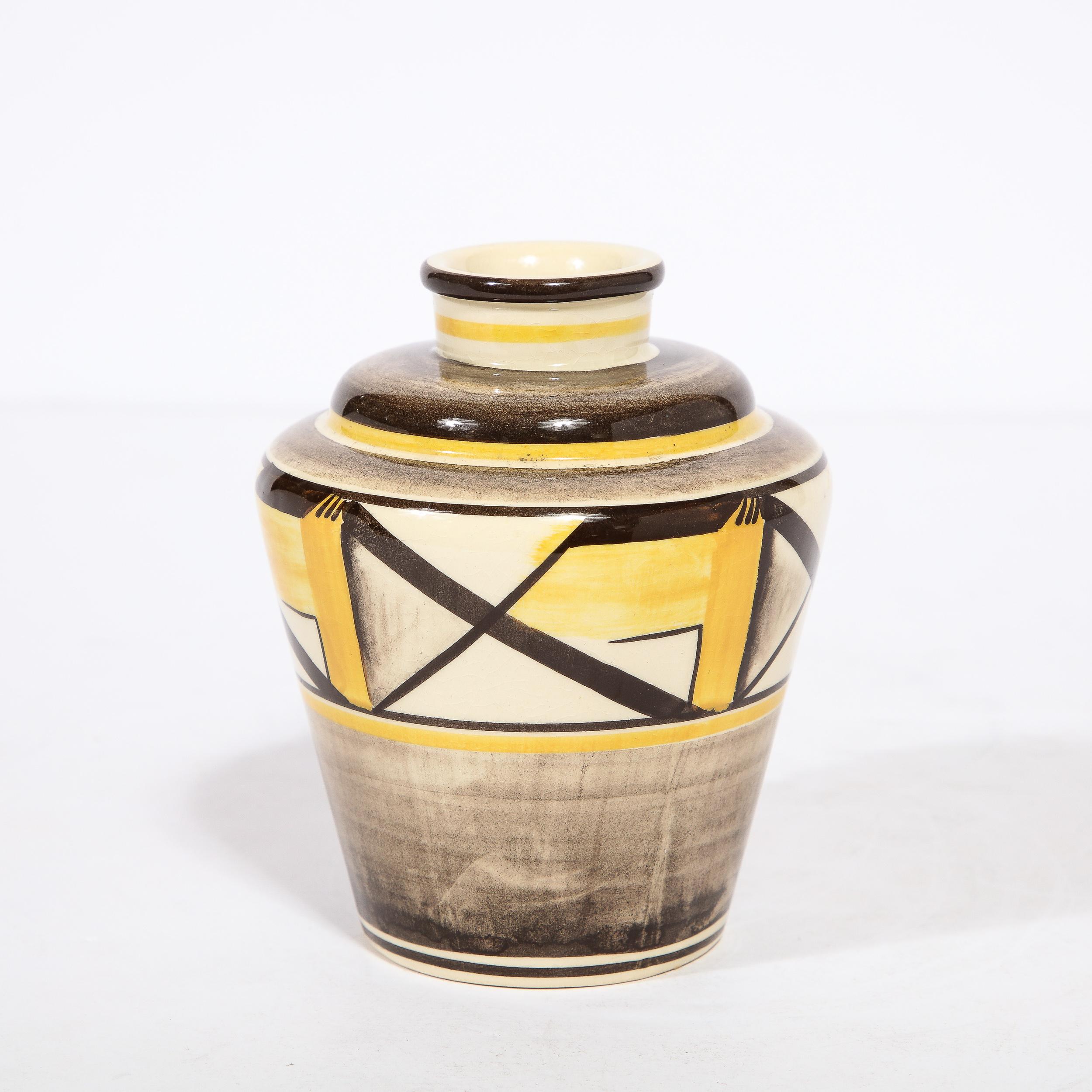 Vase en céramique Art Déco avec détails peints à la main par Arthur Percy pour Gefle Excellent état - En vente à New York, NY