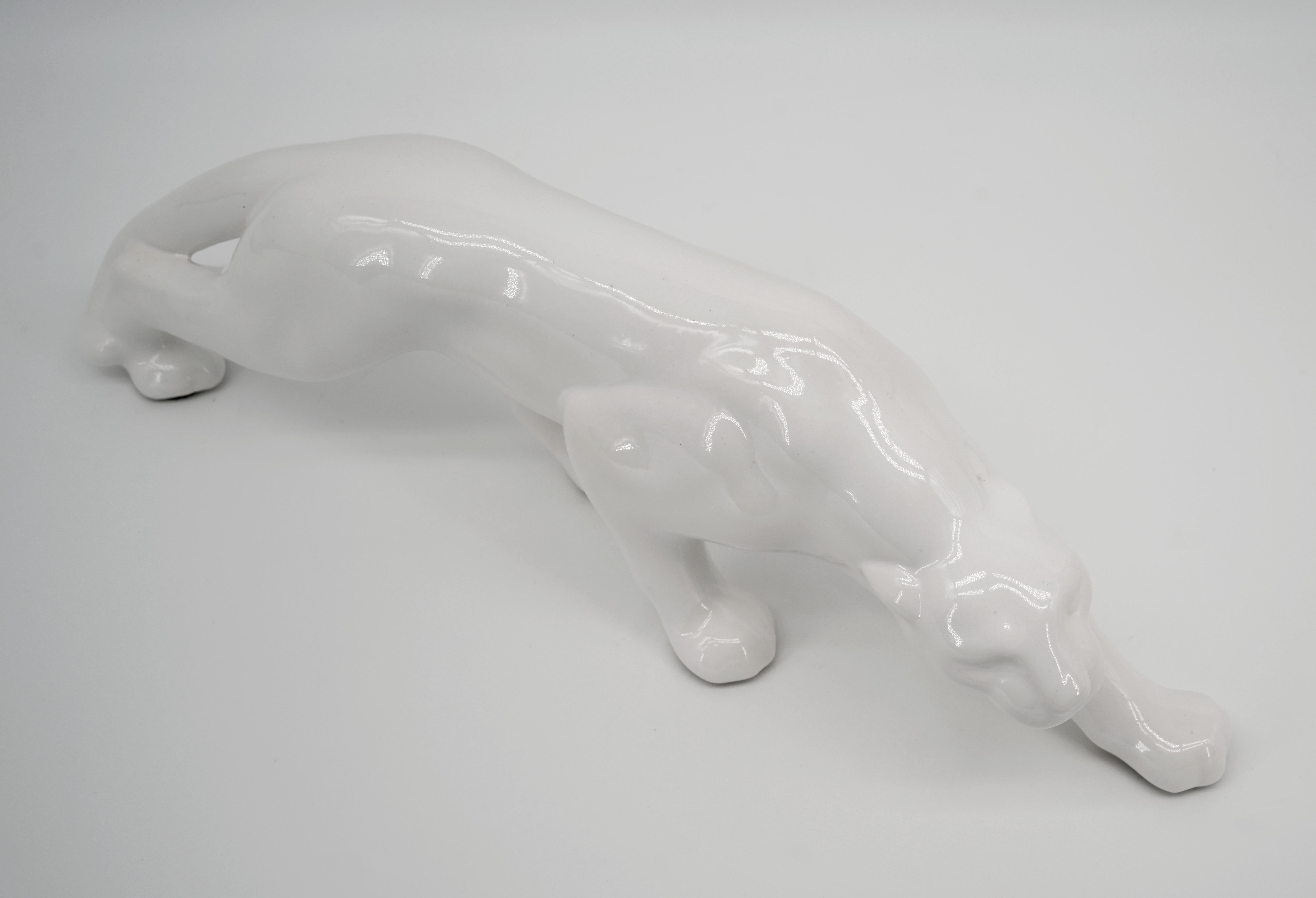 Lionessa bianca in ceramica Art Deco, 1920 in vendita 1