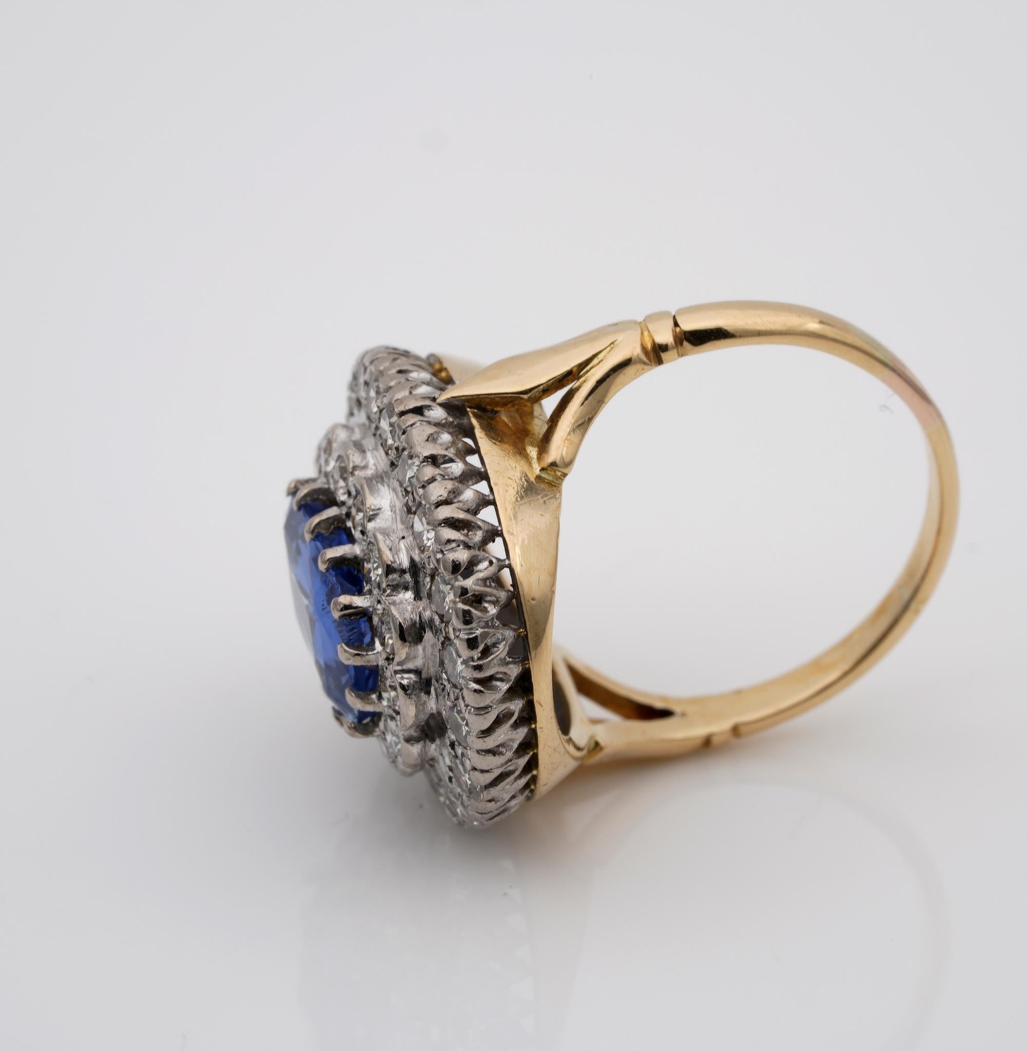 Art Deco Cert. 2.51 Carat Natural Ceylon Sapphire 1.20 Ct Diamond Plat Gold Ring In Good Condition For Sale In Napoli, IT