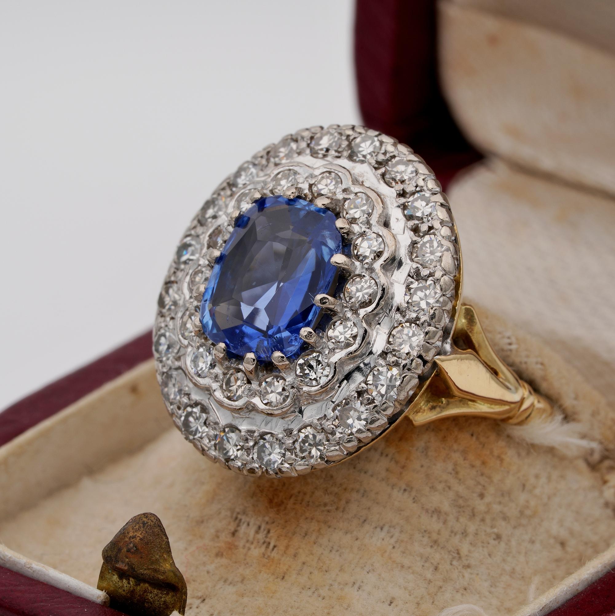 Art Deco Cert. 2.51 Ct Natural No Ceylon Sapphire 1.20 Ct Diamond Ring In Good Condition For Sale In Napoli, IT