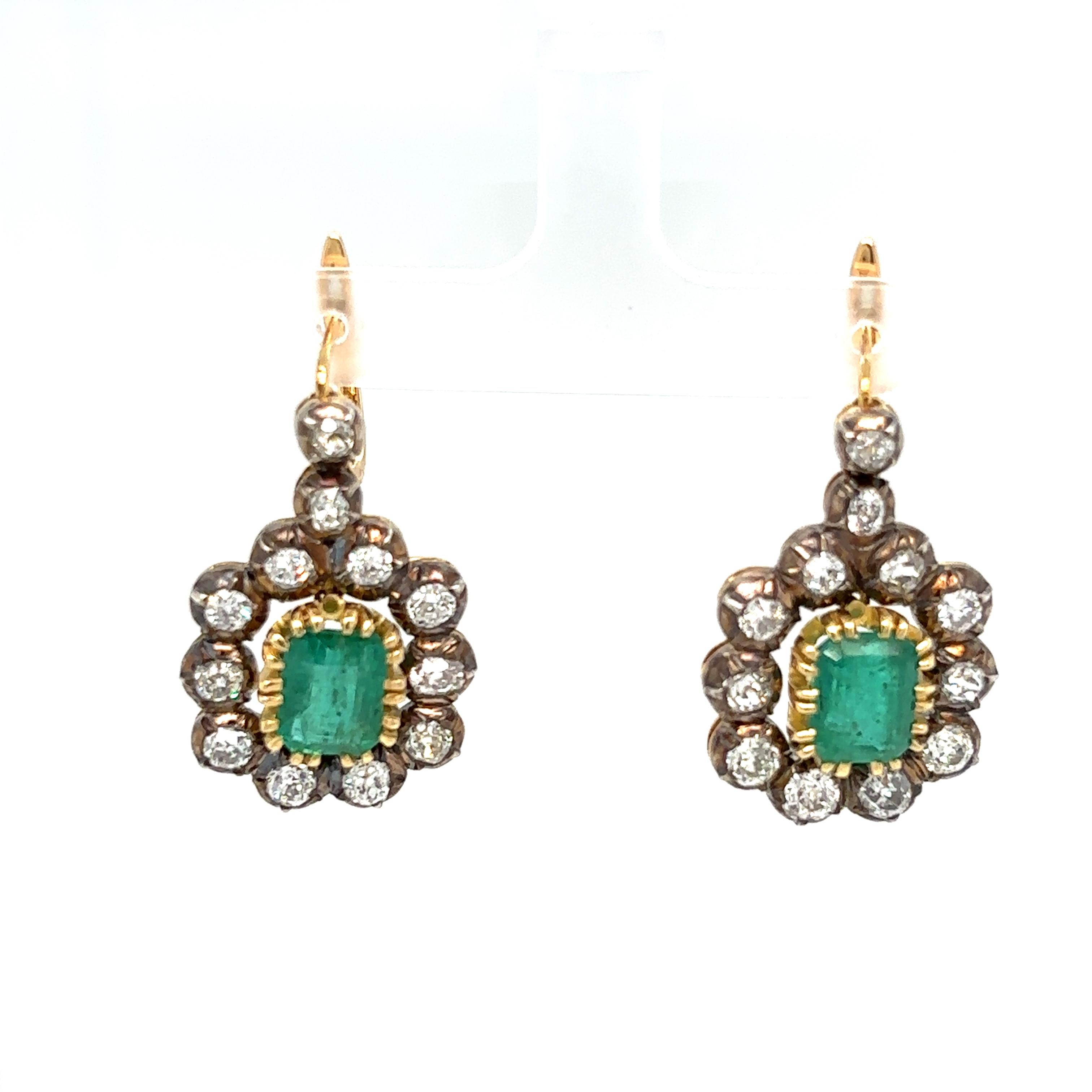 Emerald Cut Art Deco Certificate Colombia Emerald Diamond Gold Drop Earrings, 1930s For Sale