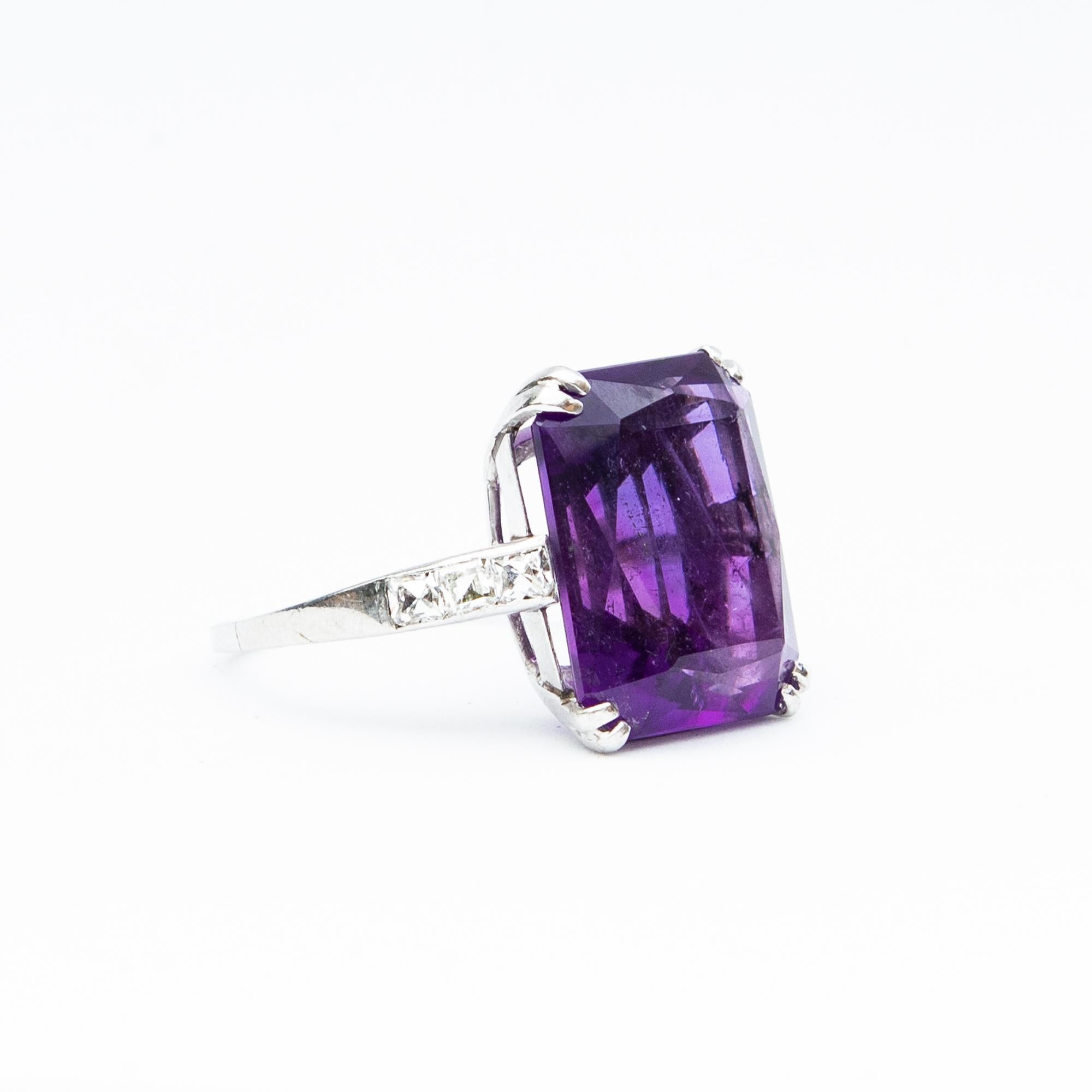 Ring mit zertifiziertem 13,54 Karat sibirischem Amethyst-Diamant im Art déco-Stil im Zustand „Hervorragend“ im Angebot in Chipping Campden, GB