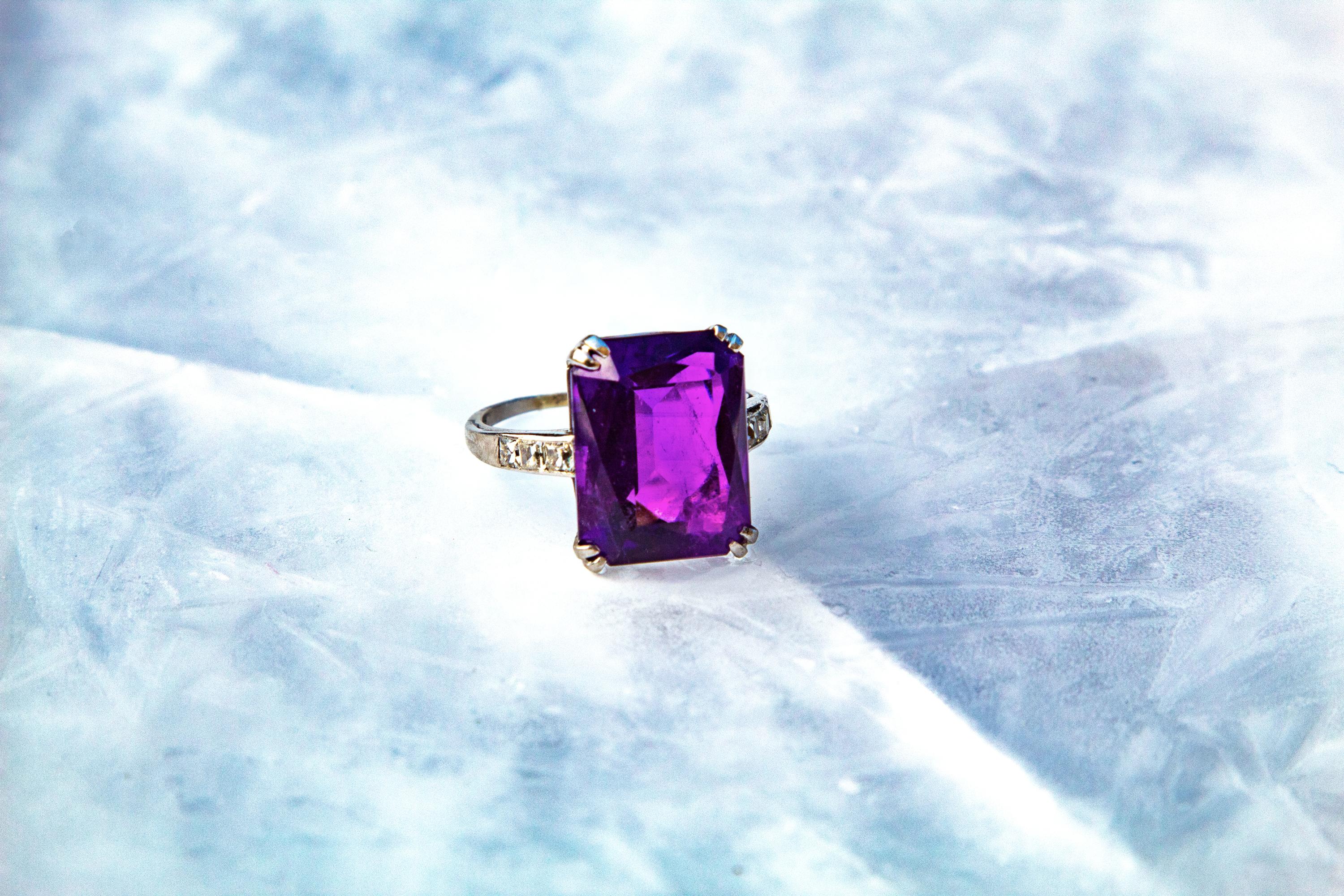 Art Deco Certified 13.54 Carat Siberian Amethyst Diamond Ring In Excellent Condition In Chipping Campden, GB
