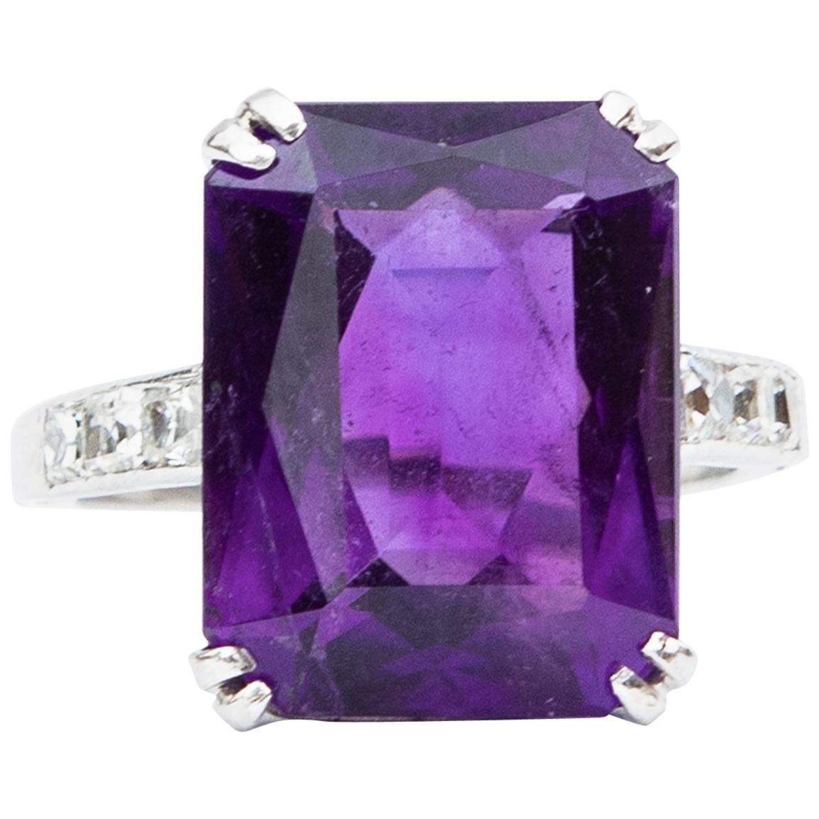 Art Deco Certified 13.54 Carat Siberian Amethyst Diamond Ring For Sale