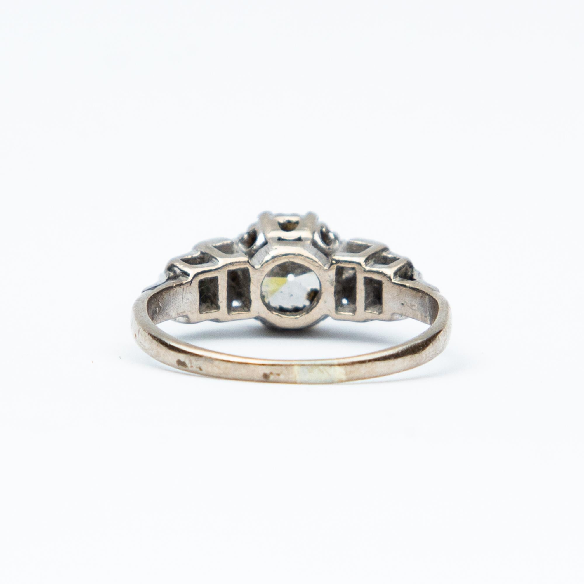 Art Deco Certified 1.65 Carat Diamond Solitaire Ring In Excellent Condition In Chipping Campden, GB