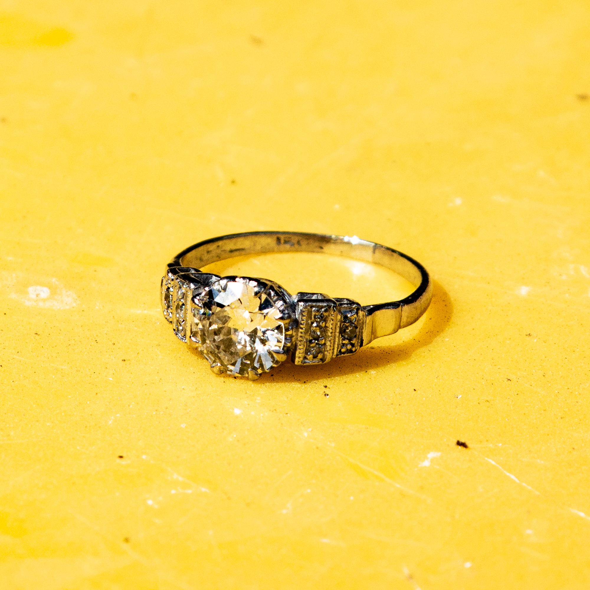 Women's Art Deco Certified 1.65 Carat Diamond Solitaire Ring
