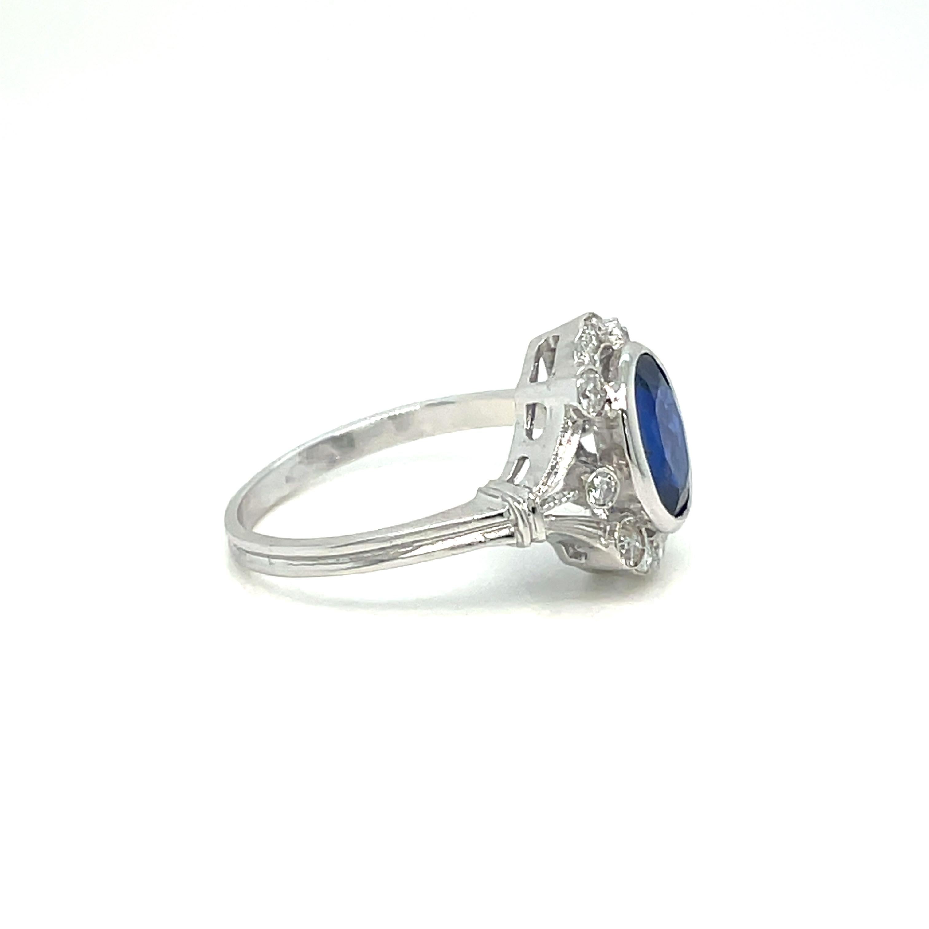 Art Deco Certified Burma Sapphire Diamond Gold Ring In Excellent Condition For Sale In Napoli, Italy