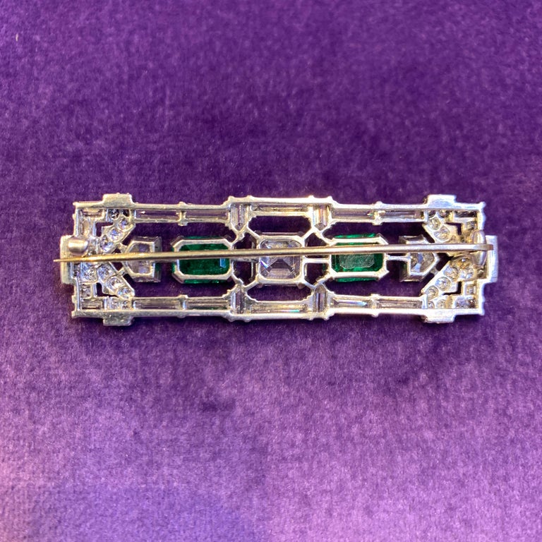 Women's Art Deco Certified Cabochon Emerald & Diamond Brooch For Sale