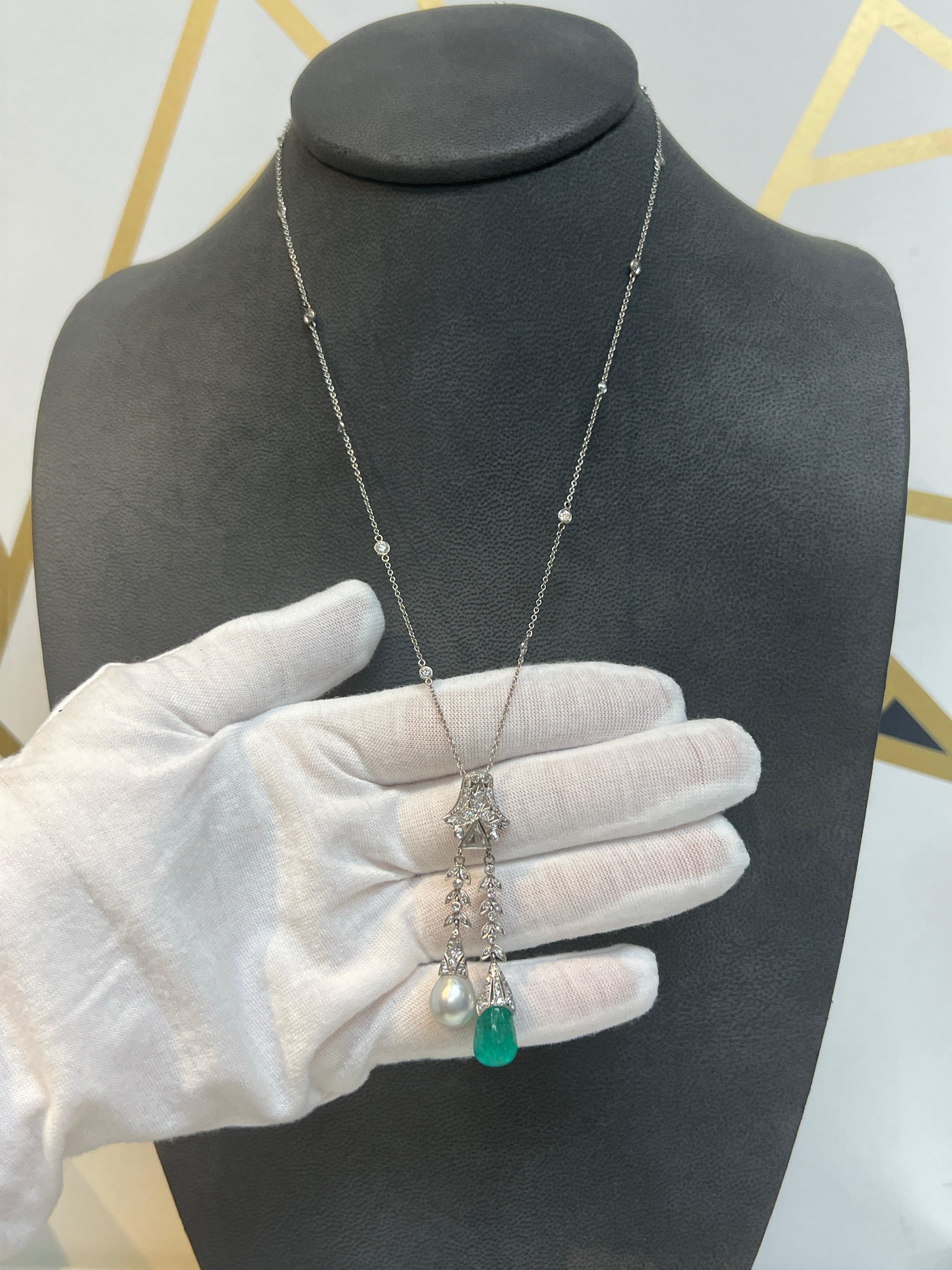Art Déco Collana con smeraldo colombiano certificato e perla Lavalier in stile Art Deco in vendita