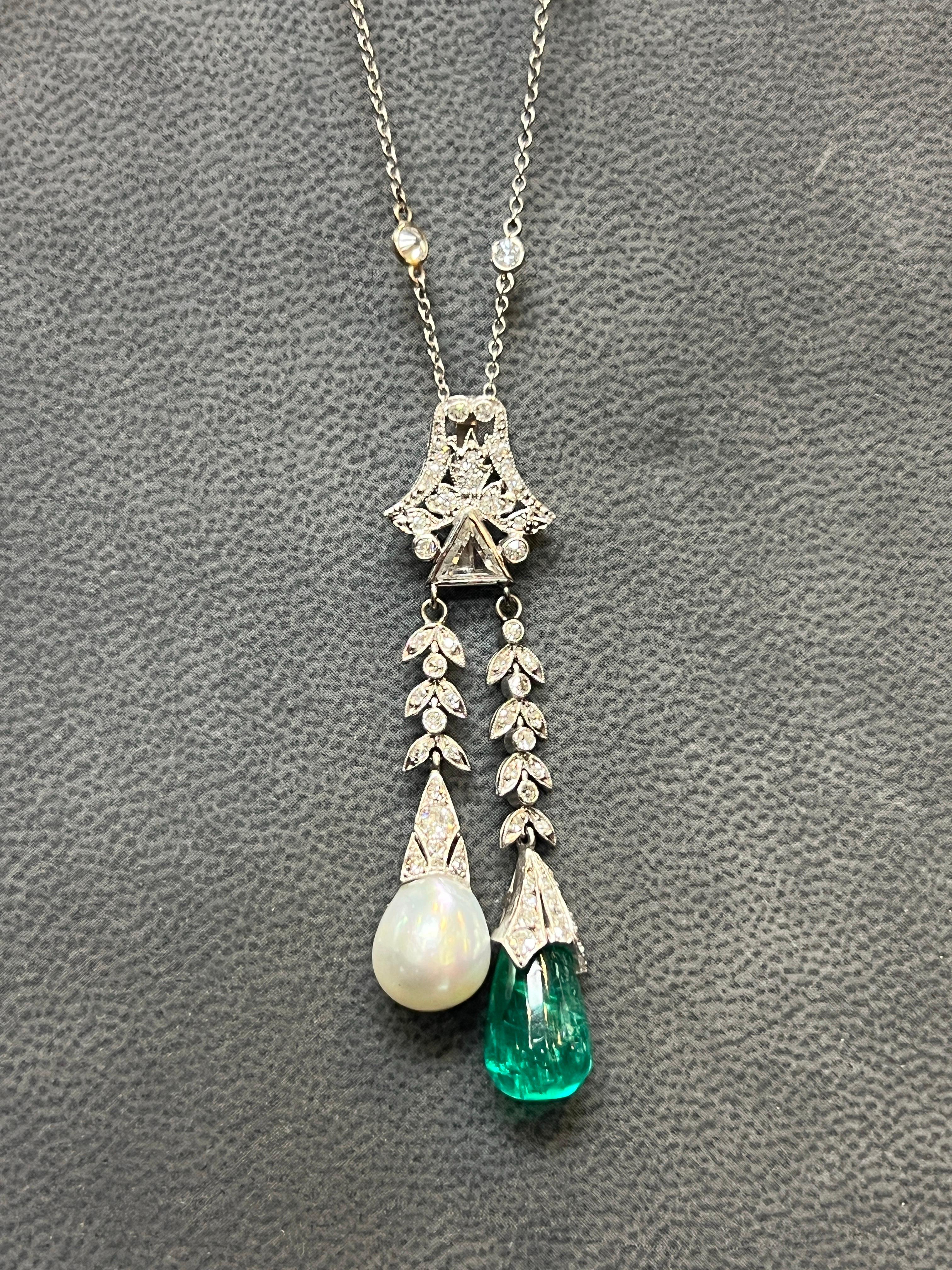 Collana con smeraldo colombiano certificato e perla Lavalier in stile Art Deco In condizioni ottime in vendita a New York, NY