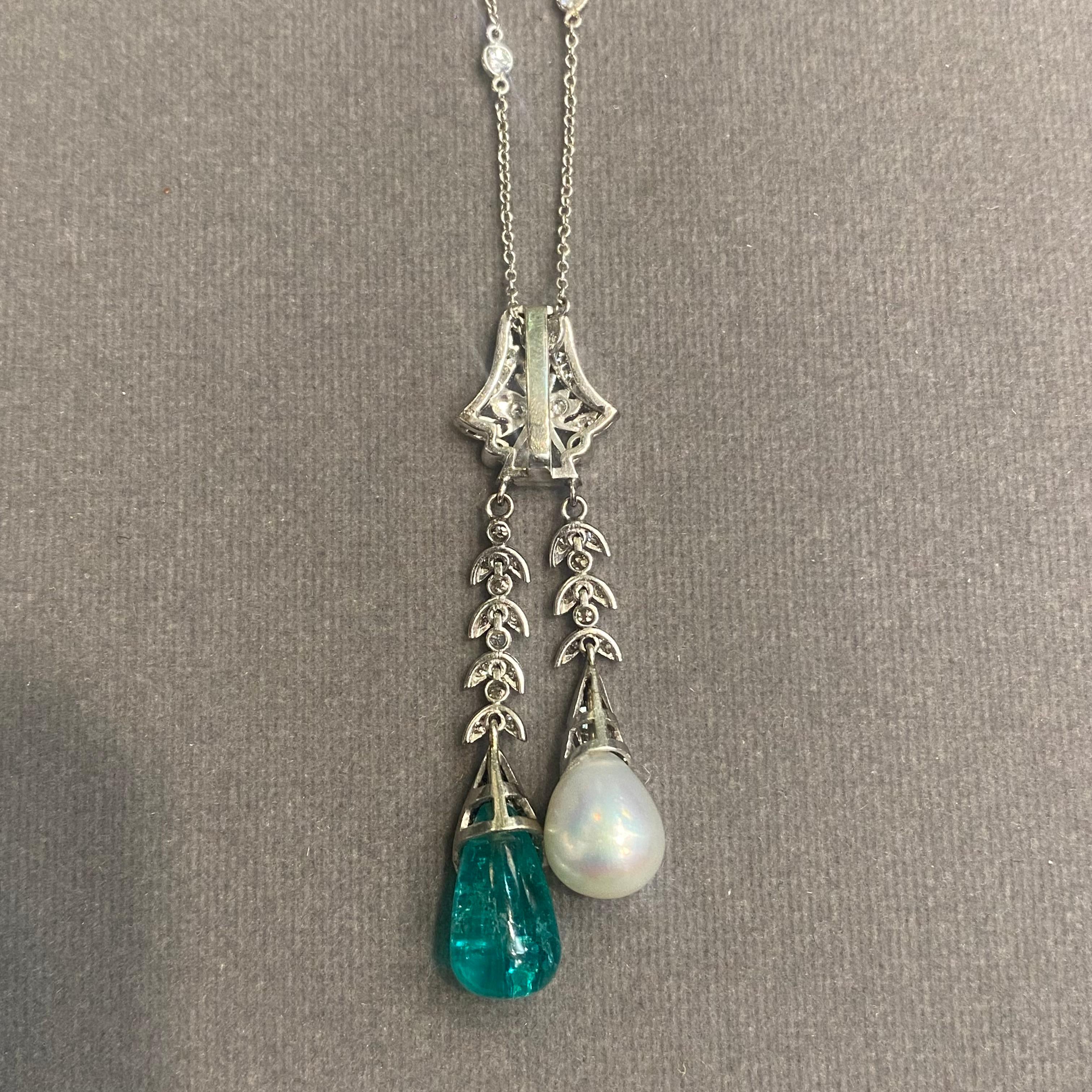 Donna Collana con smeraldo colombiano certificato e perla Lavalier in stile Art Deco in vendita