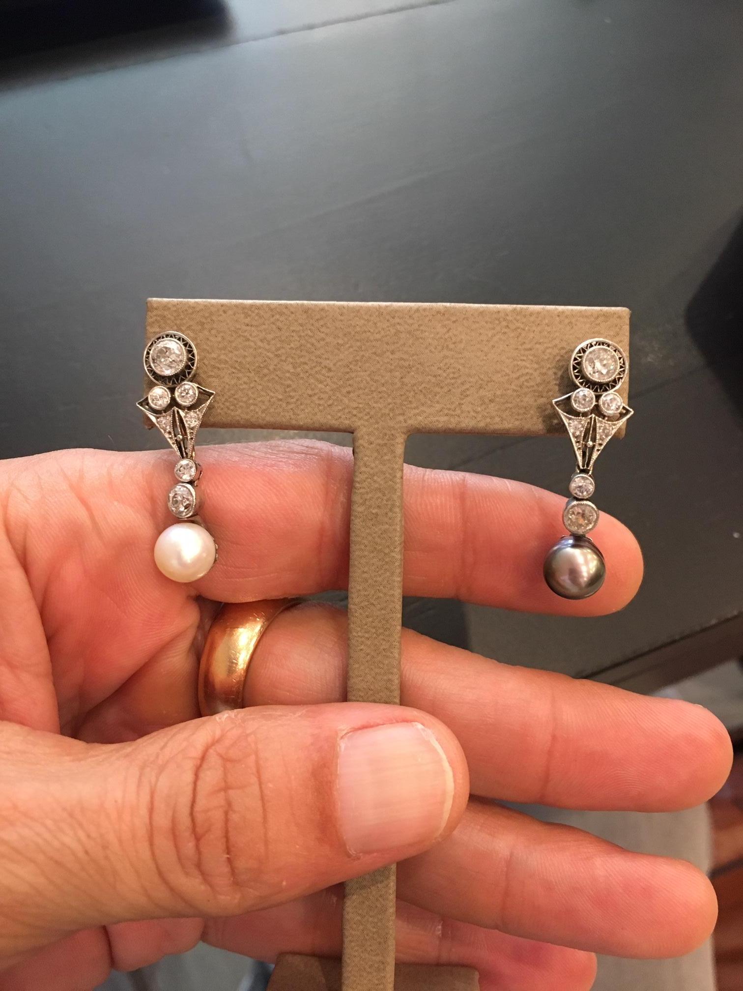 Women's or Men's Art Deco Certified Natural Pearls and Diamond Platinum Drop Earrings For Sale