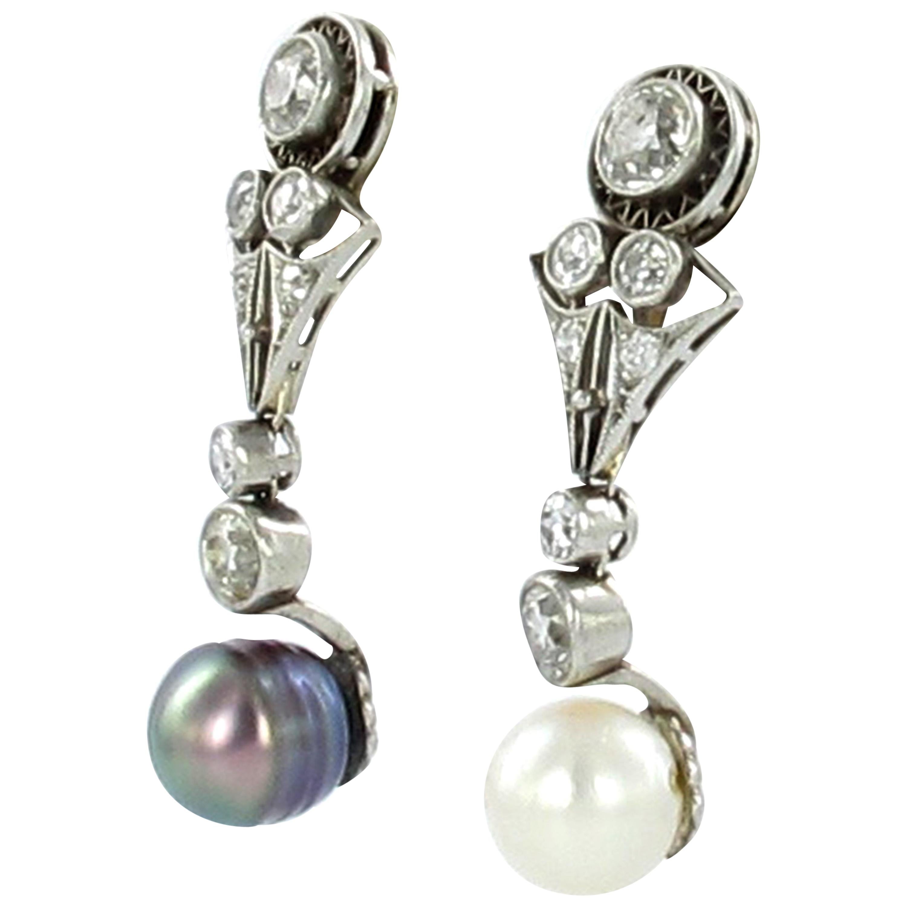 Art Deco Certified Natural Pearls and Diamond Platinum Drop Earrings For Sale
