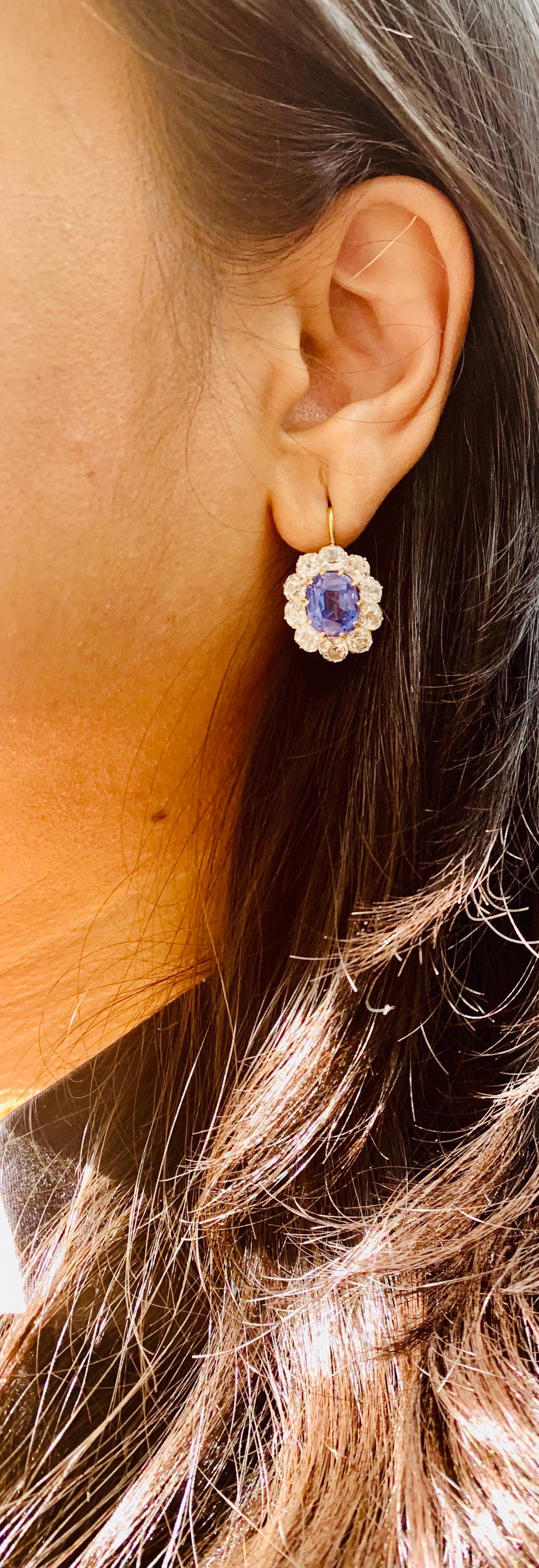 Vintage Blue Sapphire and Diamond Earrings in 18 K Gold and Platinum, AGL Cert.  For Sale 4