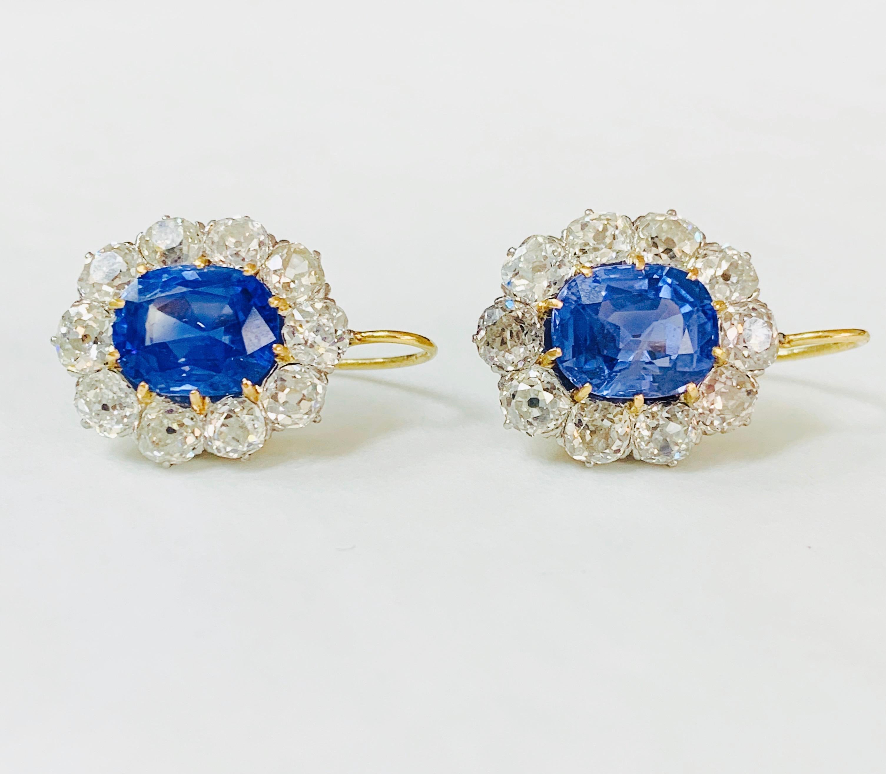 Oval Cut Vintage Blue Sapphire and Diamond Earrings in 18 K Gold and Platinum, AGL Cert.  For Sale