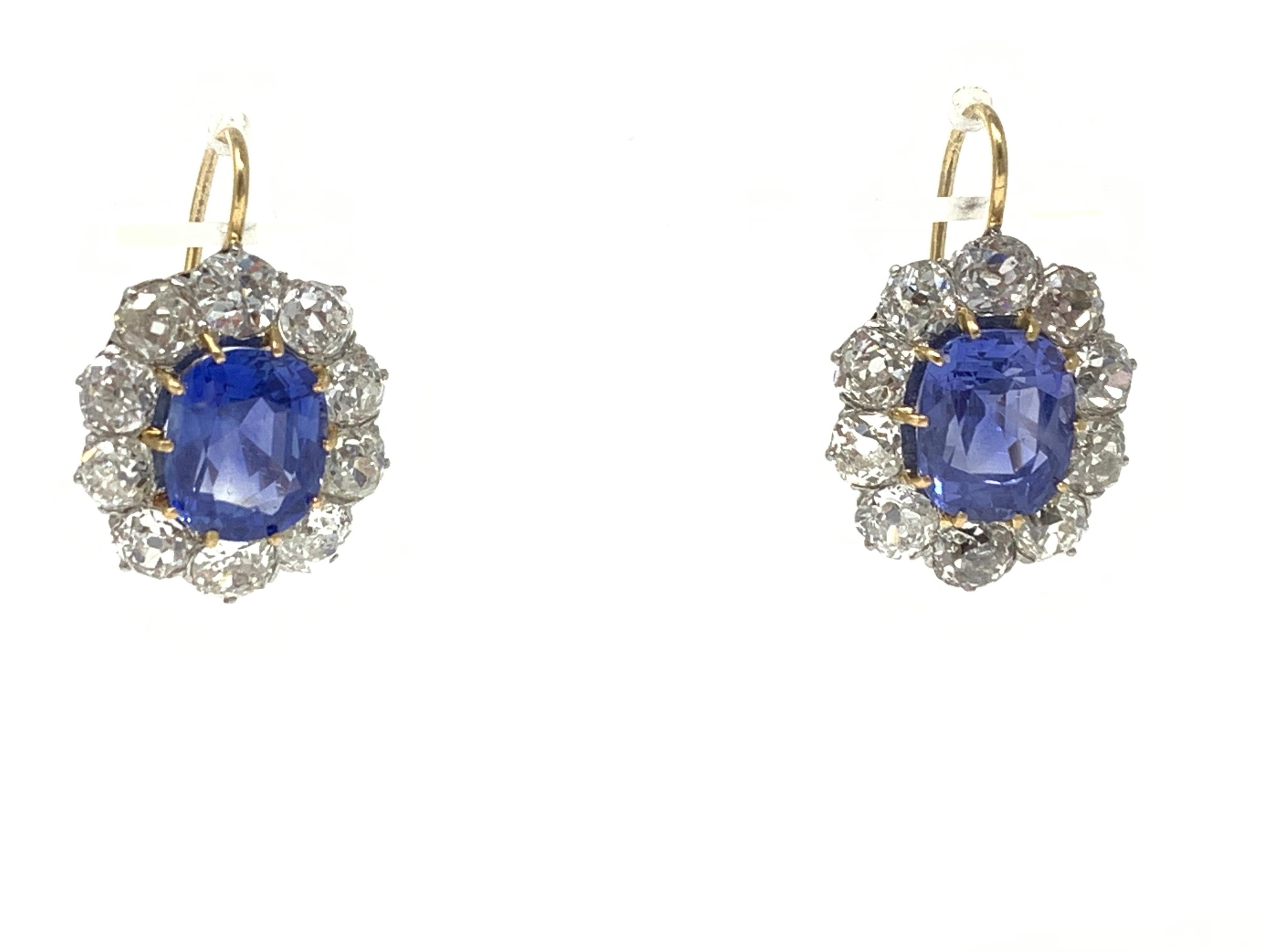 Vintage Blue Sapphire and Diamond Earrings in 18 K Gold and Platinum, AGL Cert.  In Excellent Condition For Sale In New York, NY
