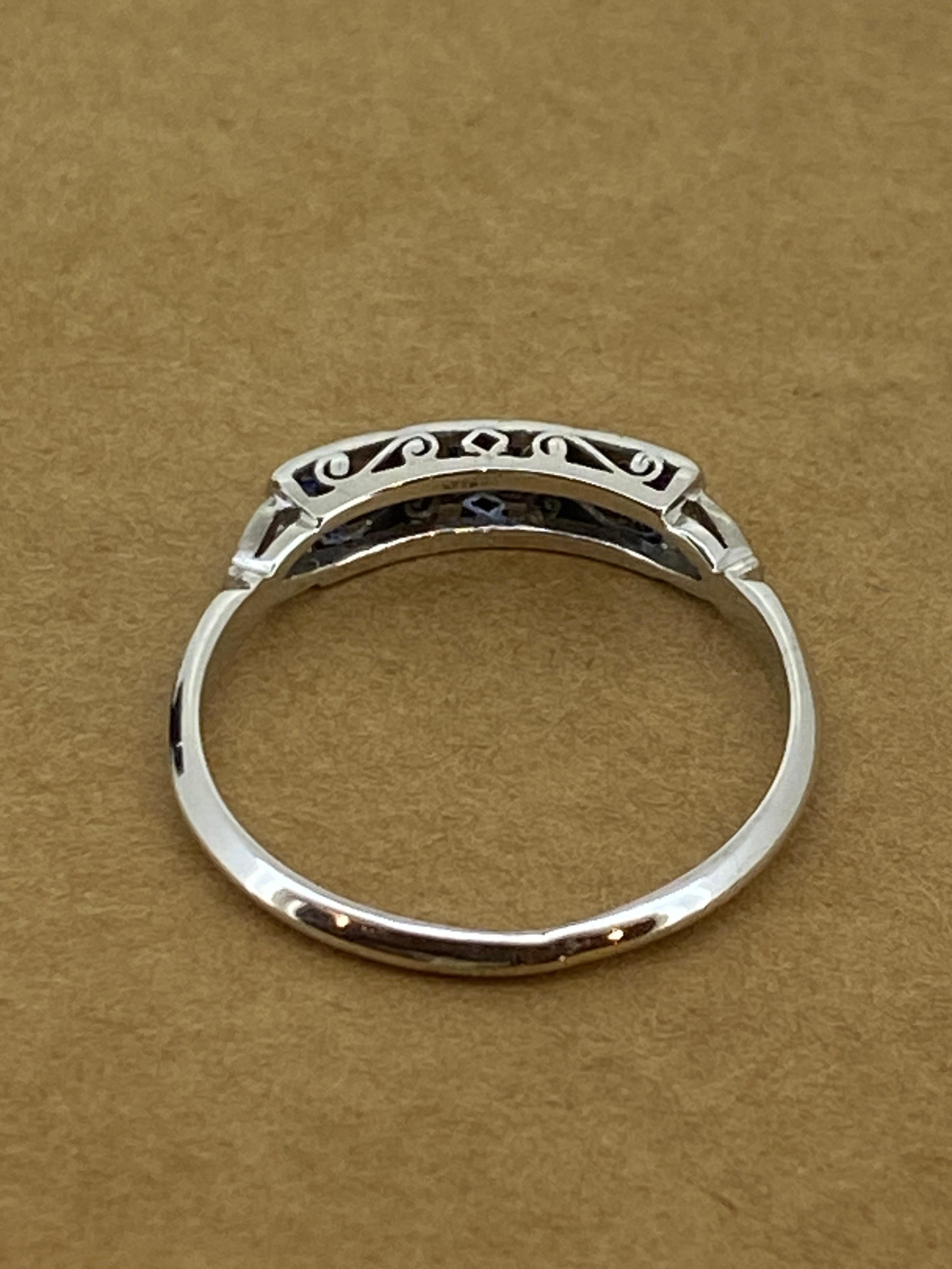 Art-Deco Ceylon Sapphire & Diamond Half Hoop Ring in Platinum & 18K White Gold. In Excellent Condition In MELBOURNE, AU