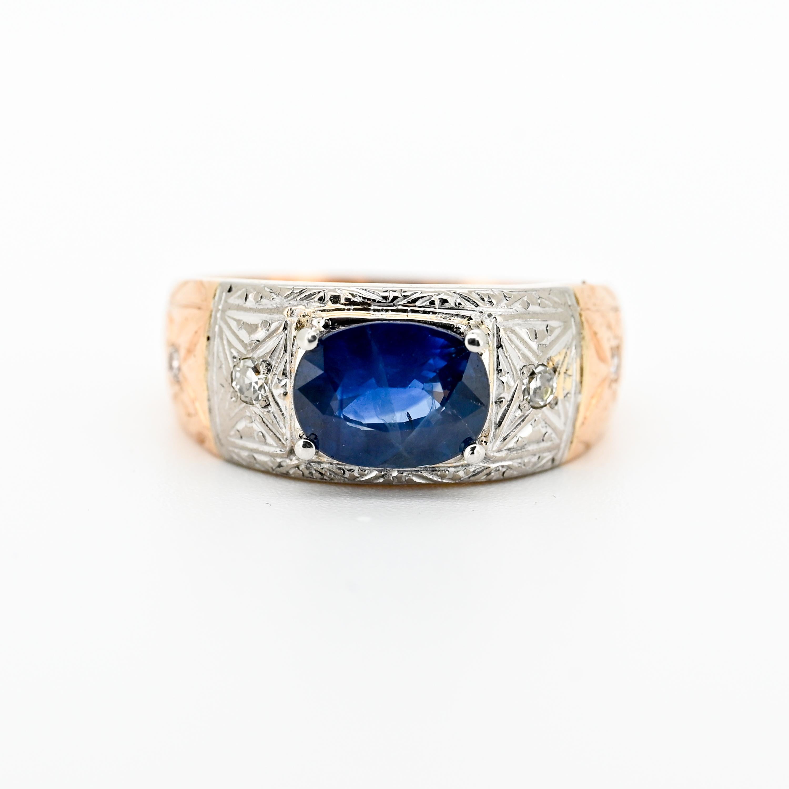 Ein atemberaubender Art Deco Saphir Ring mit einem 2,04ct natürlichen Ceylon Saphir von außergewöhnlicher Qualität. Der Edelstein weist einen satten königsblauen Farbton auf - rein, transparent und frei von grauen oder tintenfarbenen Ausdünstungen.