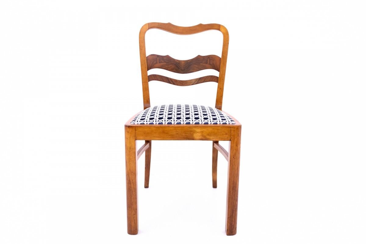 Sedia Art Deco degli anni '40, Polonia.

Dimensioni:

Sedia: altezza 86 cm / altezza seduta. 46 cm / larghezza 46 cm / profondità 52 cm