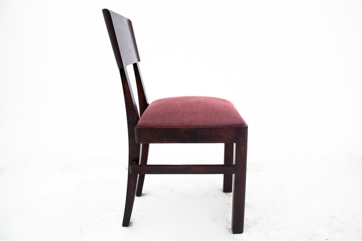 Art Deco chair from the first half of the 20th century.
Furniture in very good condition.
Wood: walnut
Origin: Germany
Dimensions: height 86 cm / seat height. 45 cm / width 43 cm / depth 53 cm