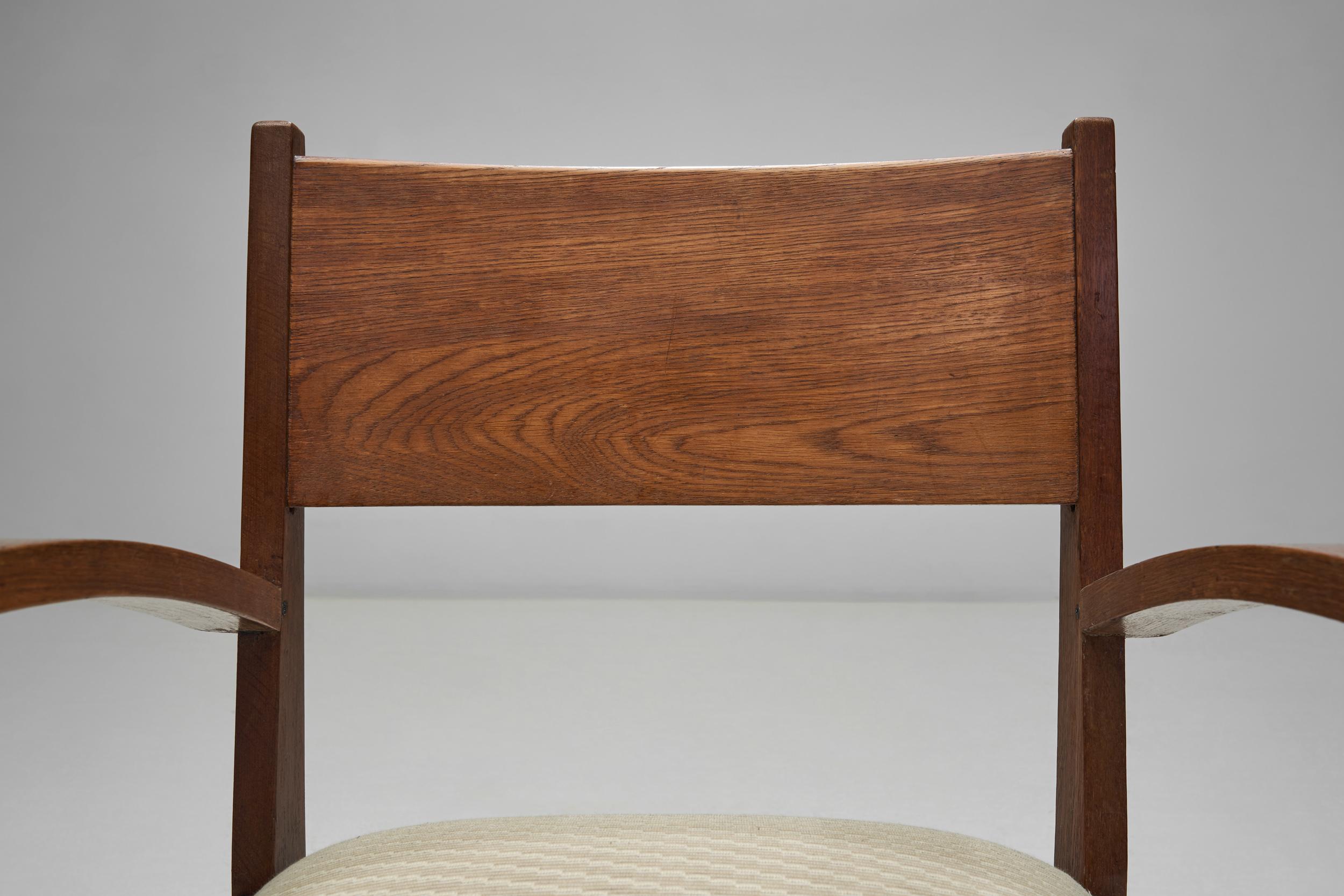 Art Deco Chair with Upholstered Seat, Europe First half of the 20th Century For Sale 4