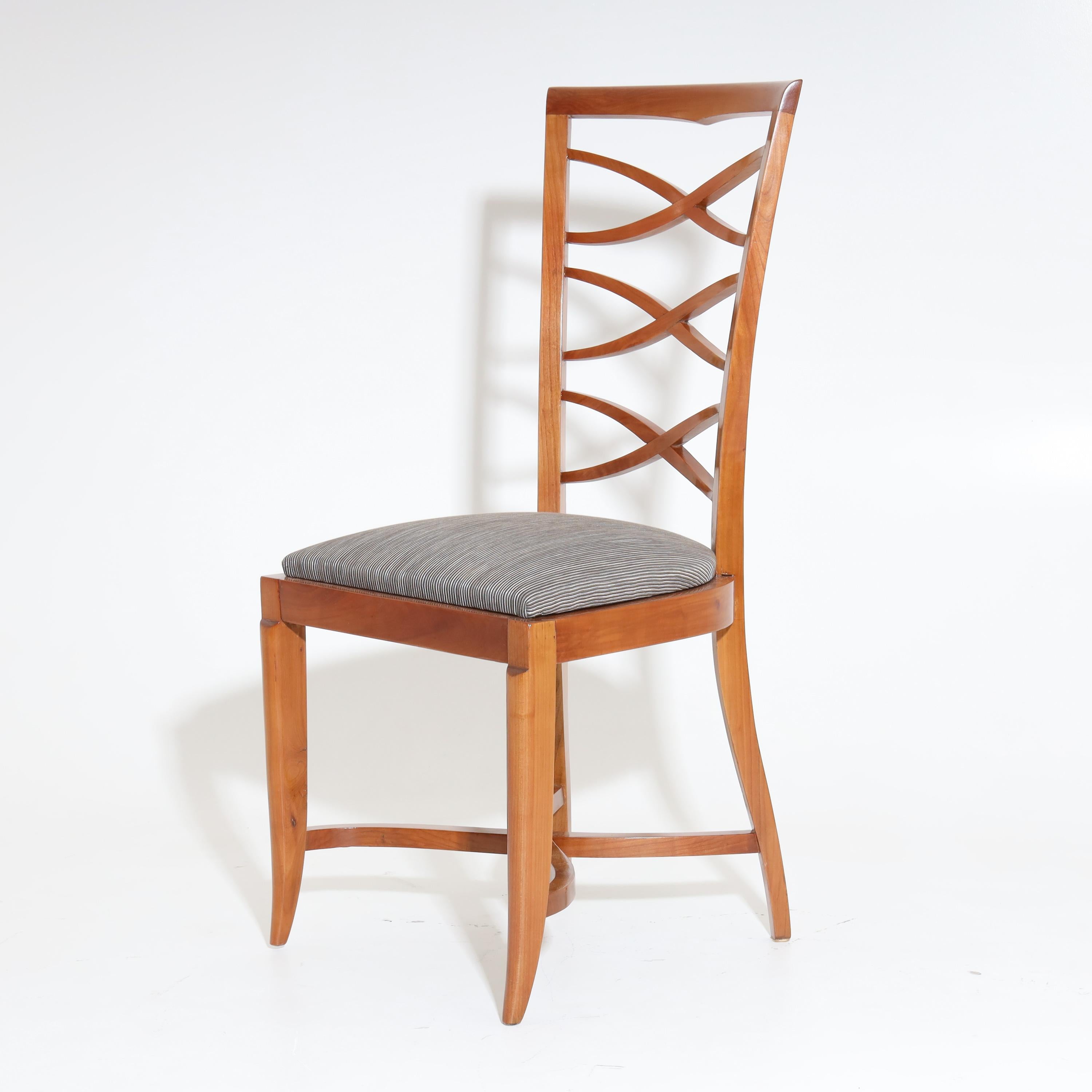 Art Deco Stühle:: Kirsche:: Frankreich:: 1940er Jahre (Mitte des 20. Jahrhunderts) im Angebot