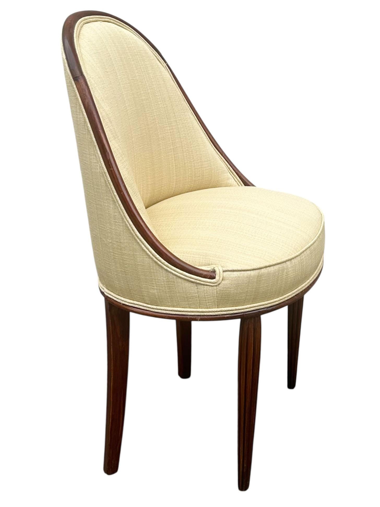 Art-Deco-Stühle aus Scalamandre-Seidenstoff (Mitte des 20. Jahrhunderts) im Angebot