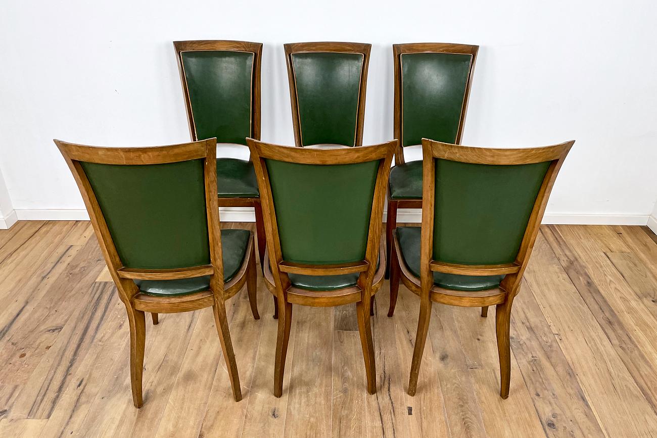 Six chaises Art Déco.
Meubles Art déco originaux d'une époque pleine de vie et d'élégance. Nous nous procurons tous nos meubles non restaurés afin d'être sûrs qu'ils sont vraiment d'origine. Nous les proposons ensuite en tant que meubles d'origine
