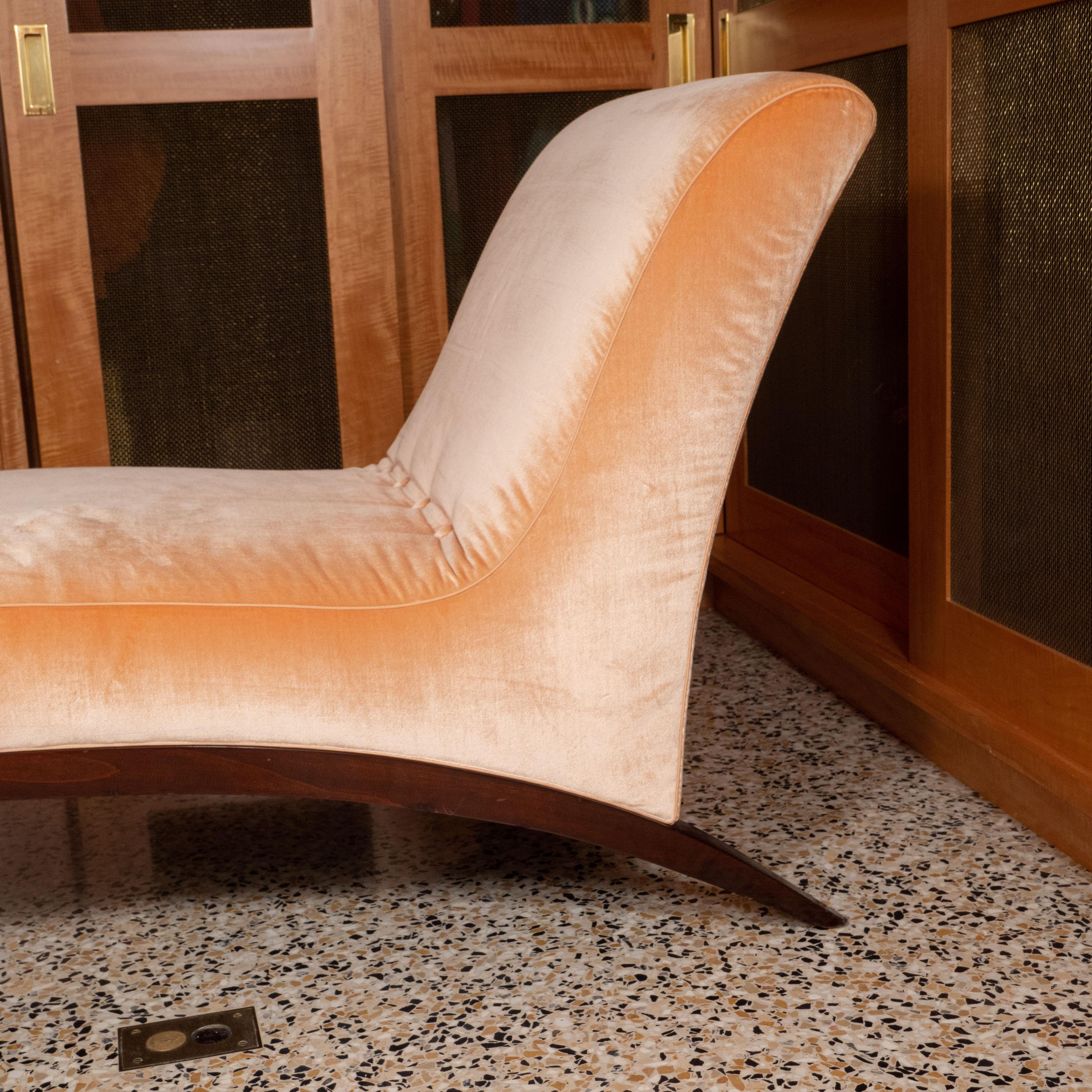 Art Deco Chaise Lounge in Pink Mohair For Sale 1