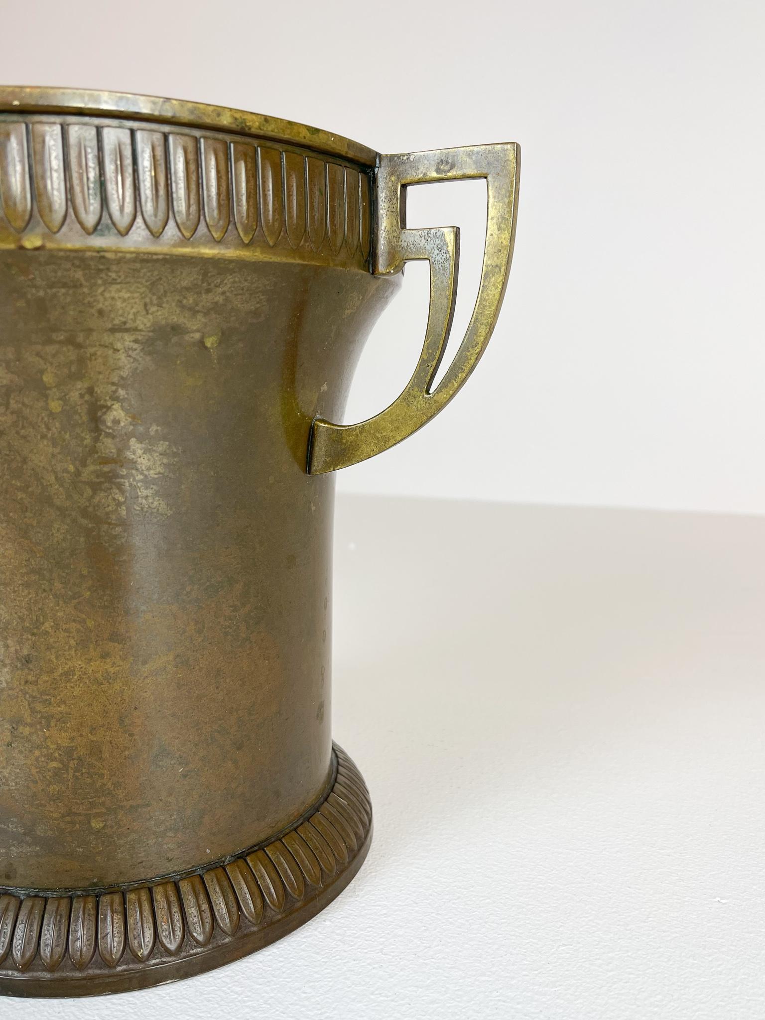 Art Deco Champagne Cooler Copper and Brass Relief Pattern Sweden, 1930s In Good Condition For Sale In Hillringsberg, SE