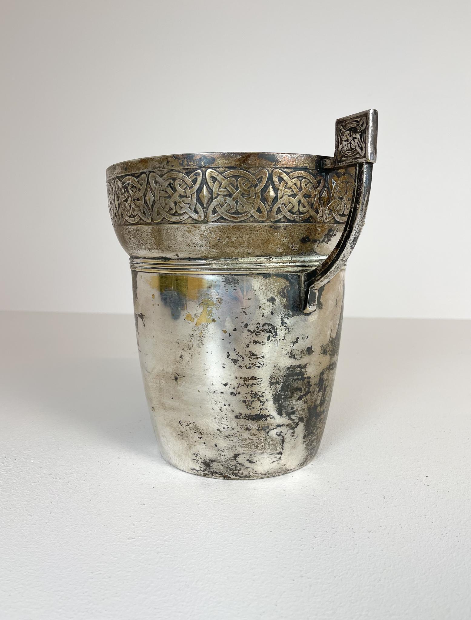 Art Deco Champagne Cooler Relief Pattern Sweden, 1930s In Good Condition For Sale In Hillringsberg, SE
