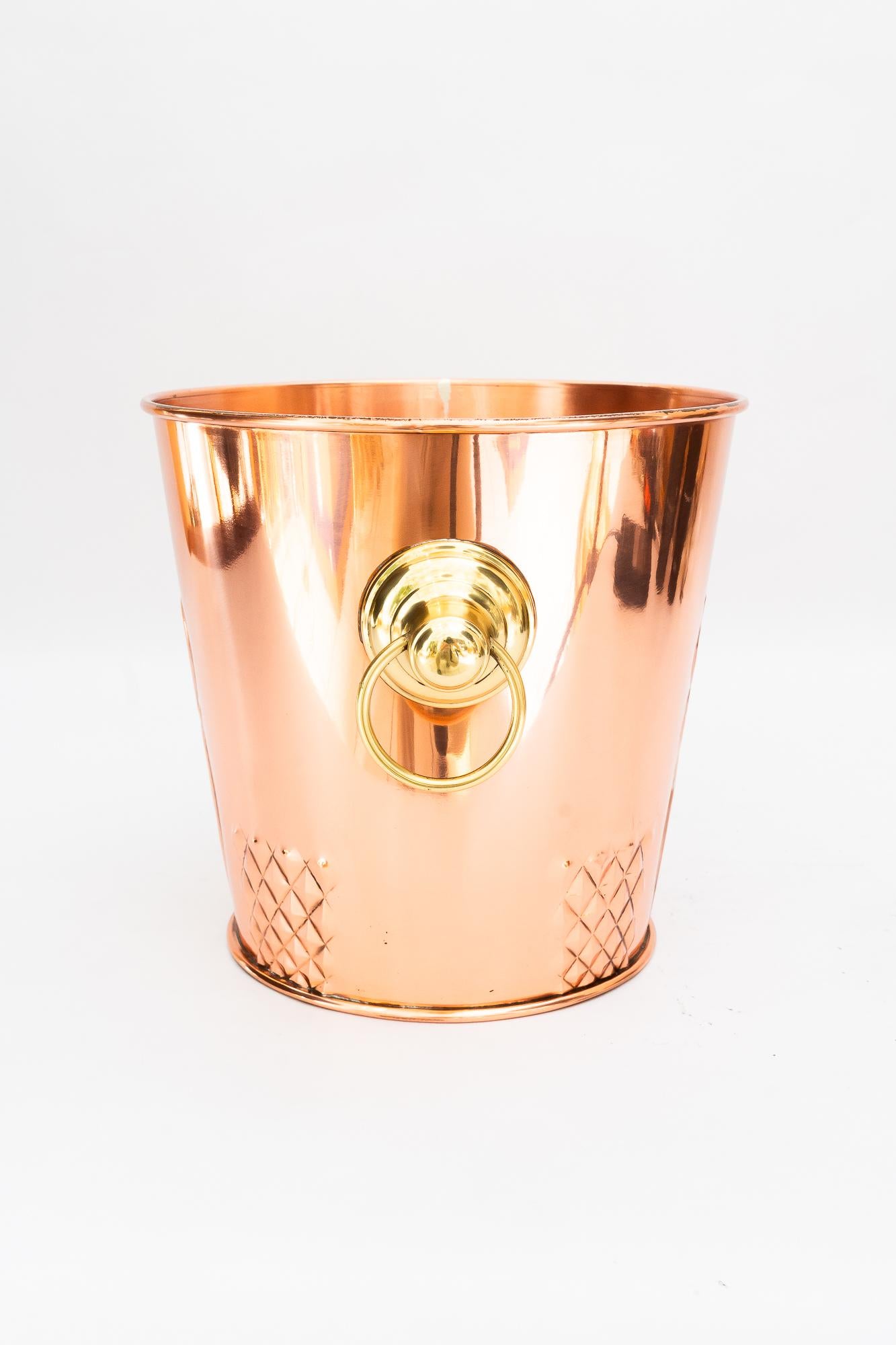 Art Deco Sekt- oder Weinkühler Kupfer-Messing-Wien um 1920er Jahre (Art déco) im Angebot