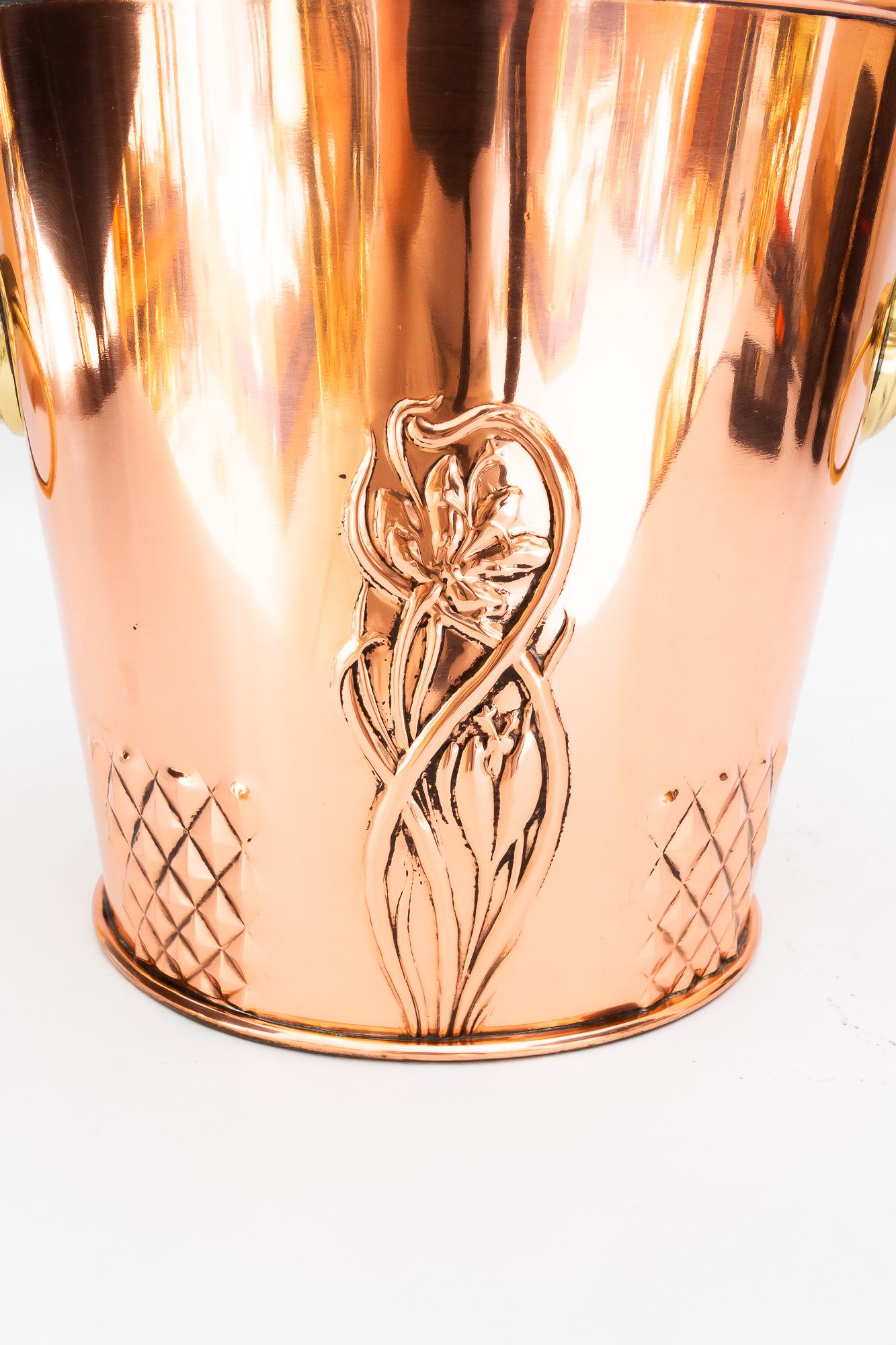Art Deco Sekt- oder Weinkühler Kupfer-Messing-Wien um 1920er Jahre (Österreichisch) im Angebot