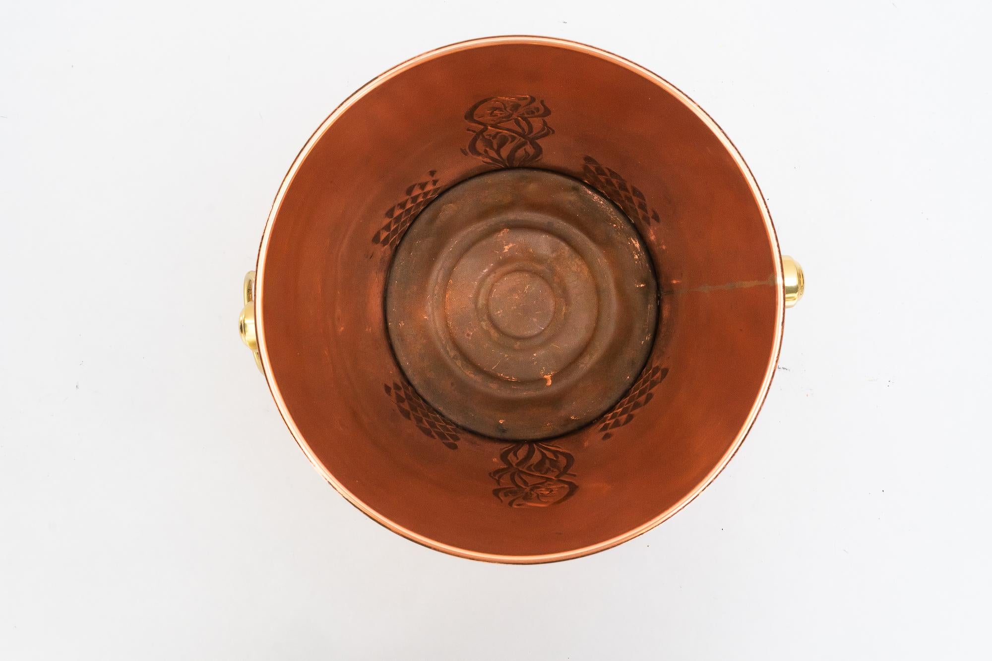 Art Deco Sekt- oder Weinkühler Kupfer-Messing-Wien um 1920er Jahre (Frühes 20. Jahrhundert) im Angebot