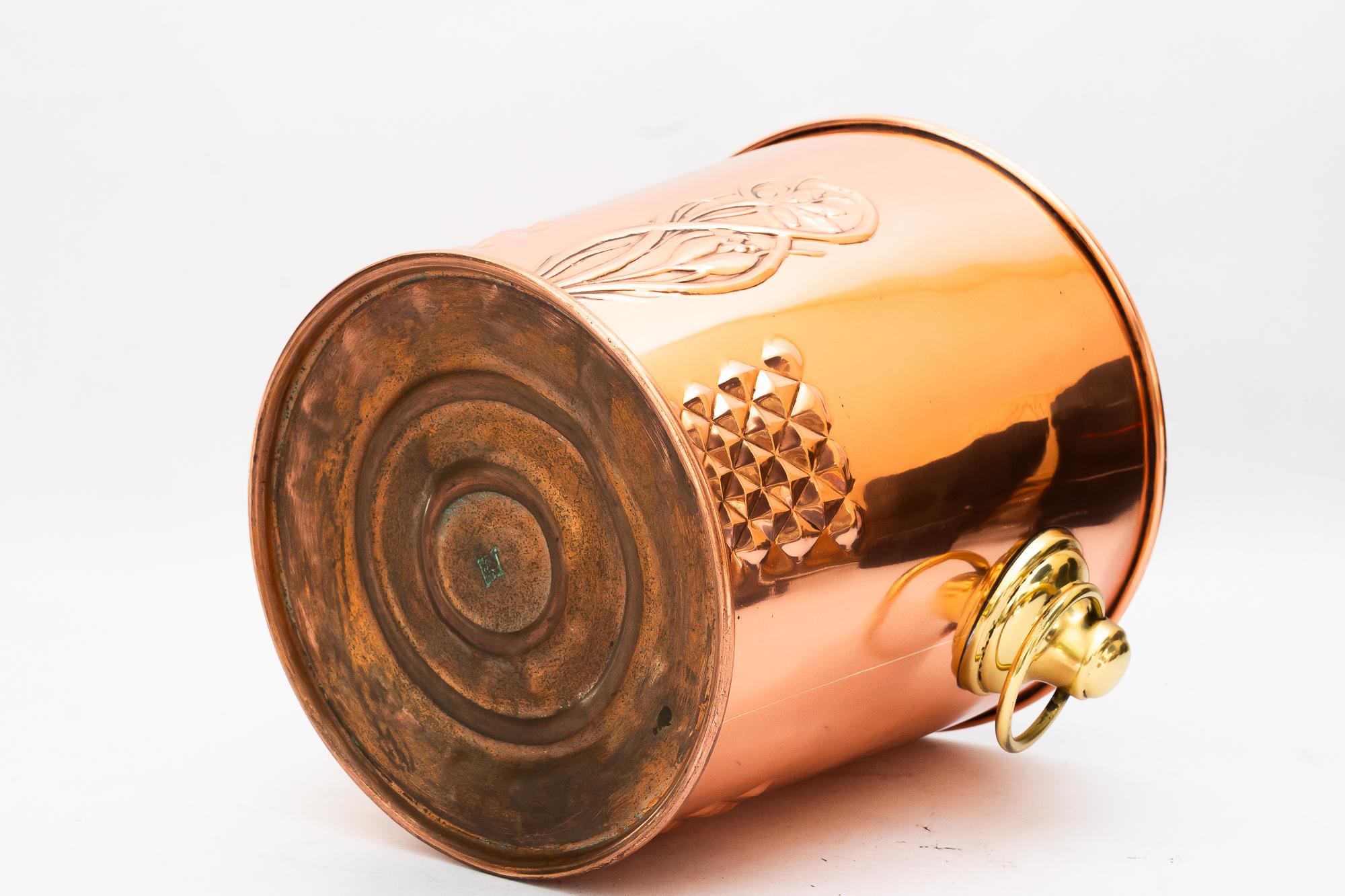 Art Deco Sekt- oder Weinkühler Kupfer-Messing-Wien um 1920er Jahre im Angebot 2
