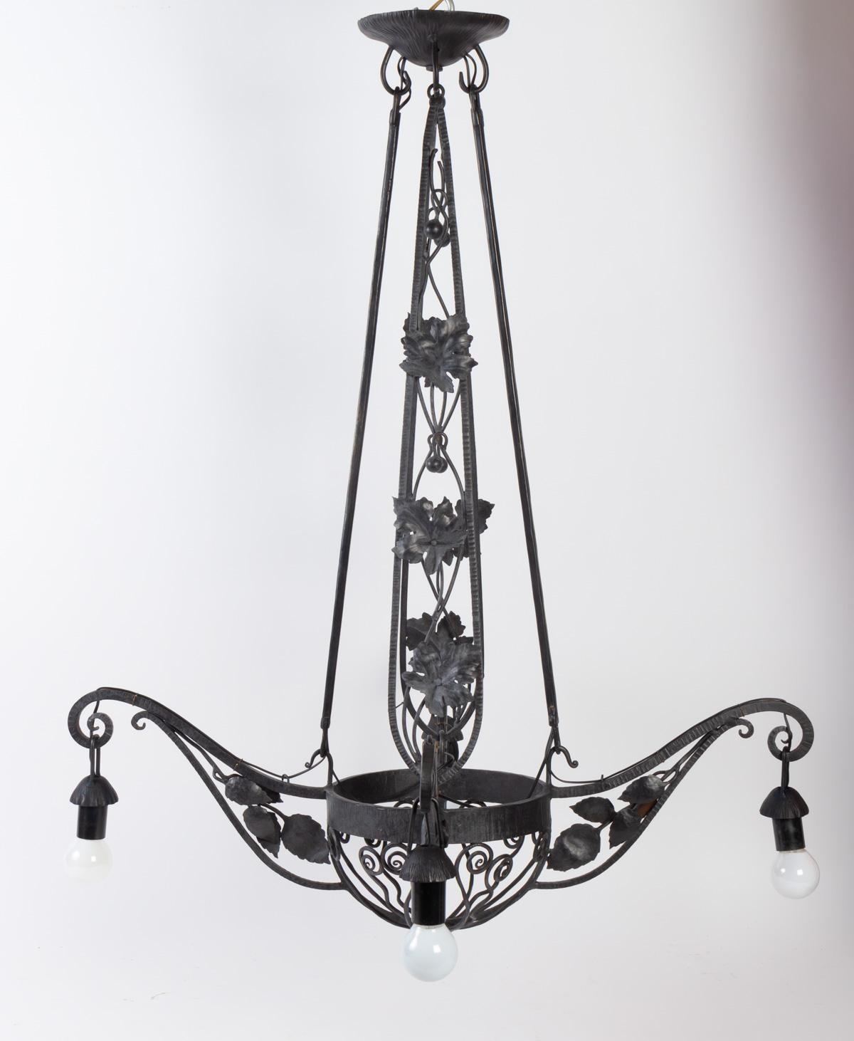 Art Deco Chandelier, 1930, Wrought Iron, 4 Lights In Good Condition For Sale In Saint-Ouen, FR