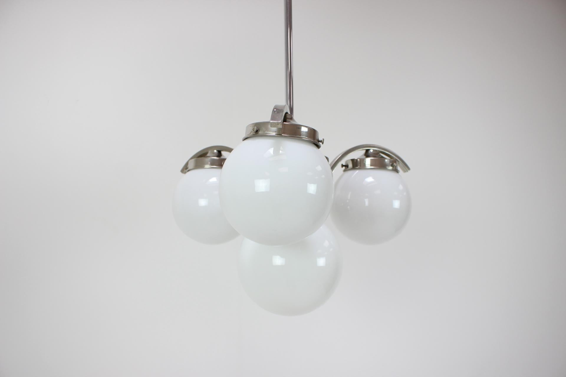 Lustre Art déco des années 1930, Tchécoslovaquie Bon état - En vente à Praha, CZ