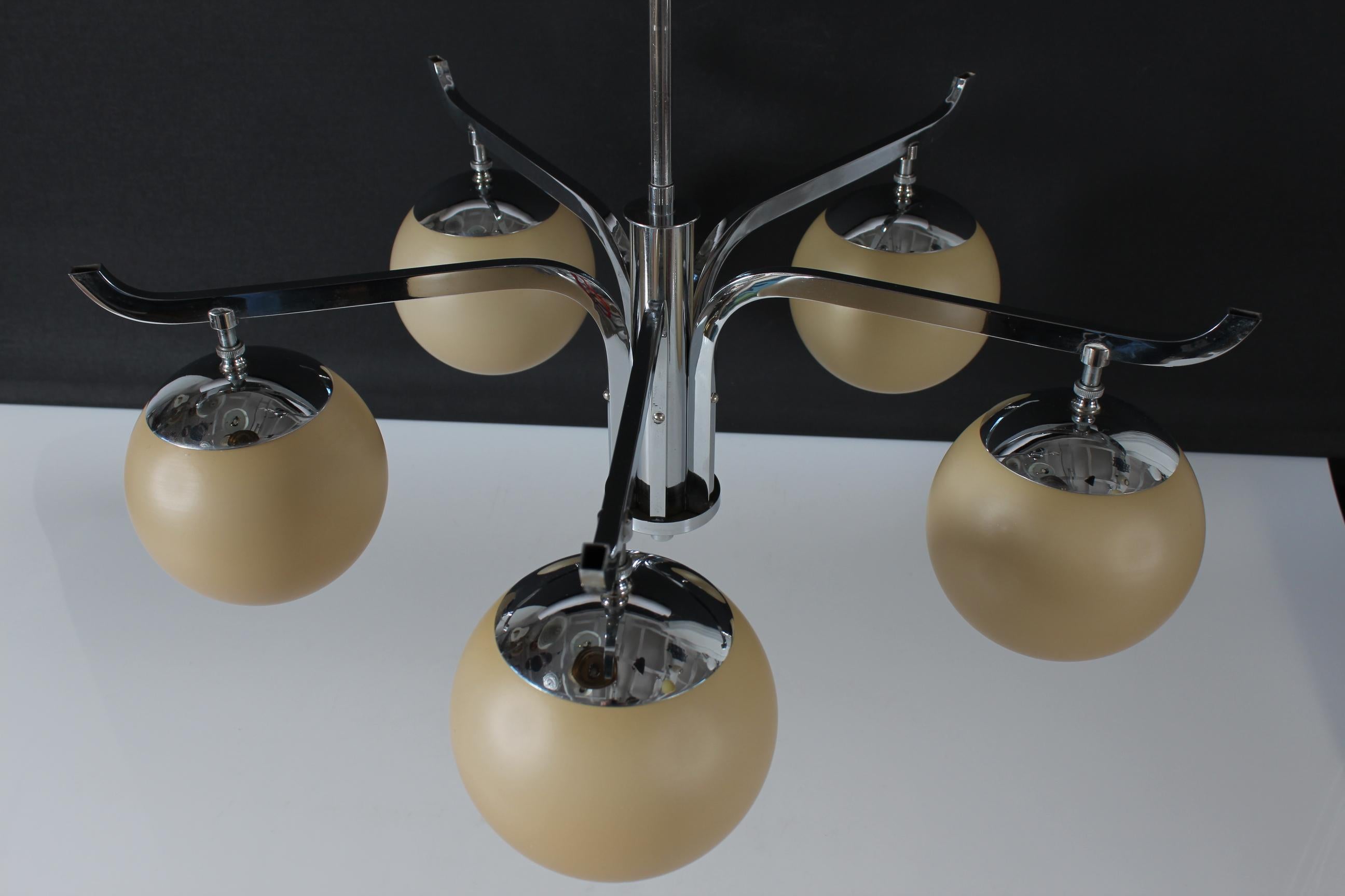 Mid-20th Century Art Deco Chandelier 5-armed with Ball Shaped Shades by Fog & Mørup Denmark 1930s