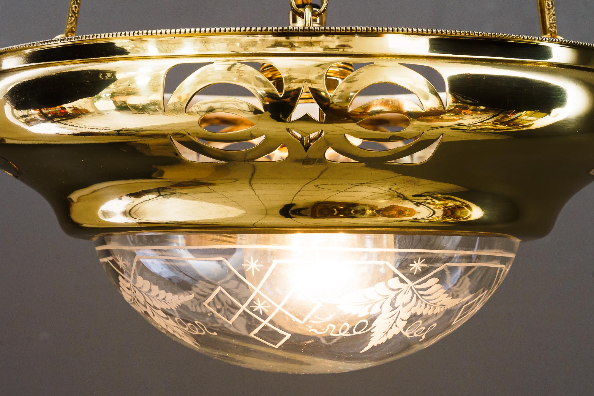 Lampadario Art Deco anni '20 circa con bellissimo paralume in vetro vienna anni '20 circa in vendita 3