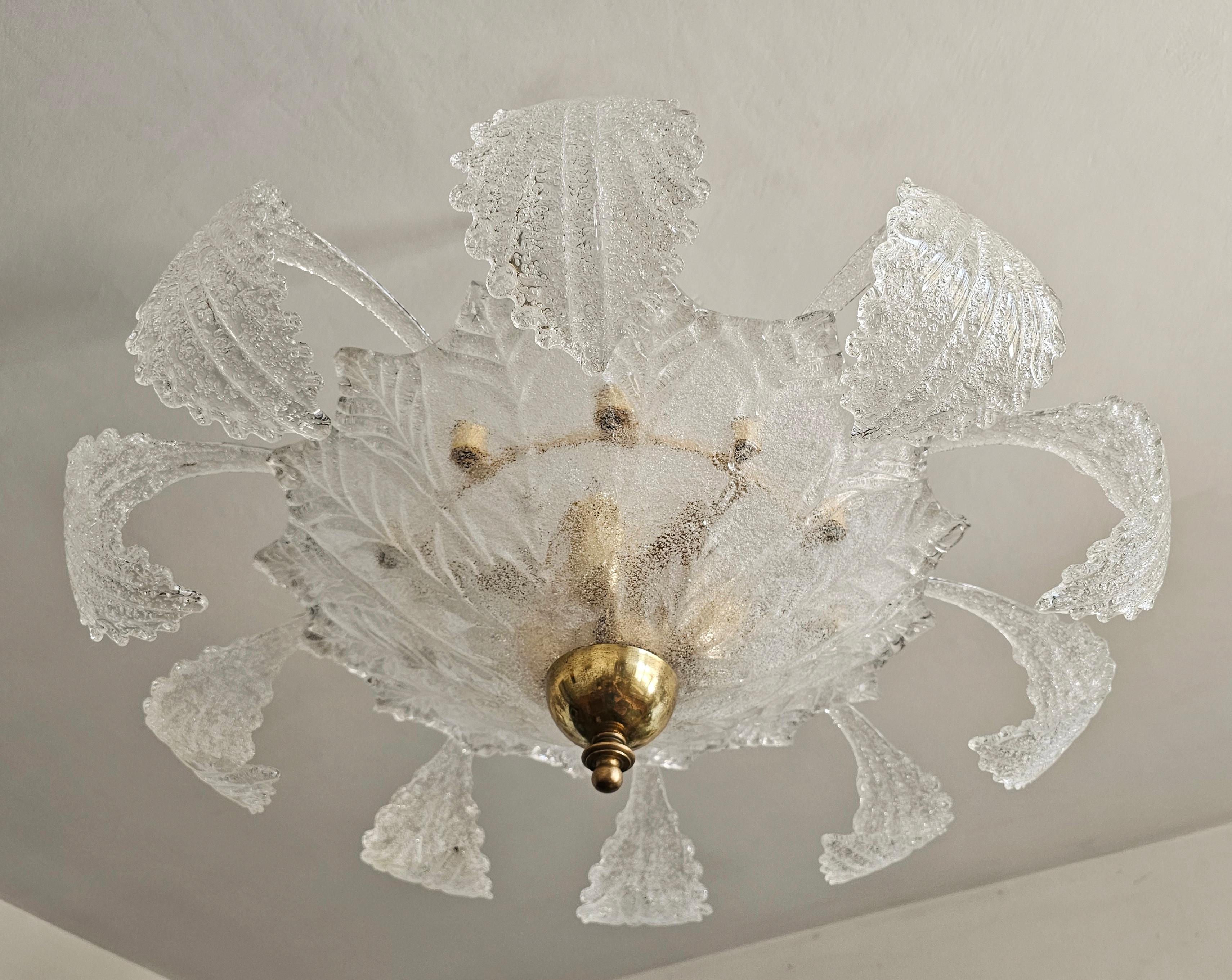 Art Deco Chandelier in style of Barovier & Toso, 10 Murano leaves, Italy 1950s For Sale 1