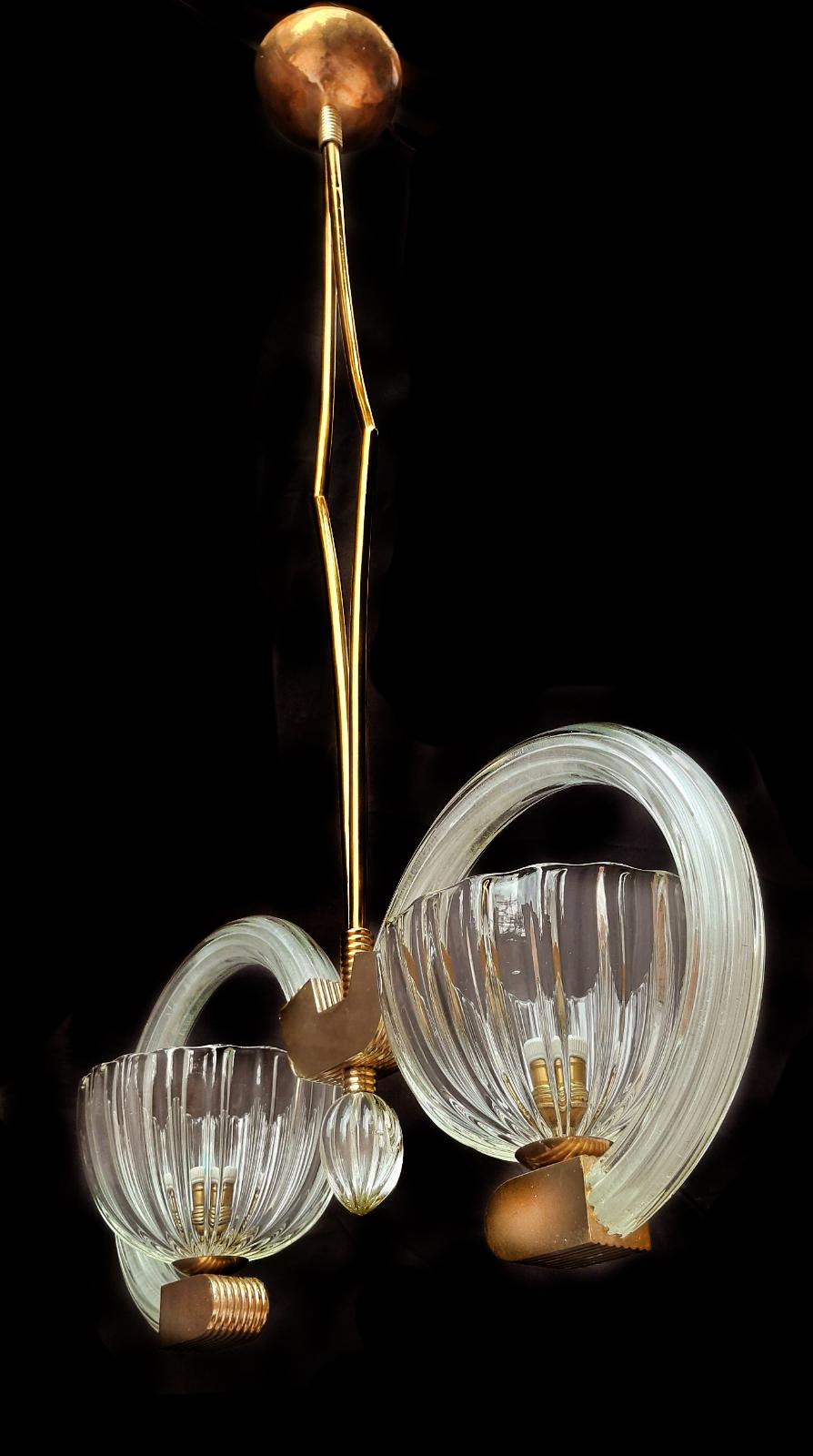 Elegant Murano chandelier by the famous Venetian master Ercole Barovier. 
From the private collection of Baron Von Plant.
 