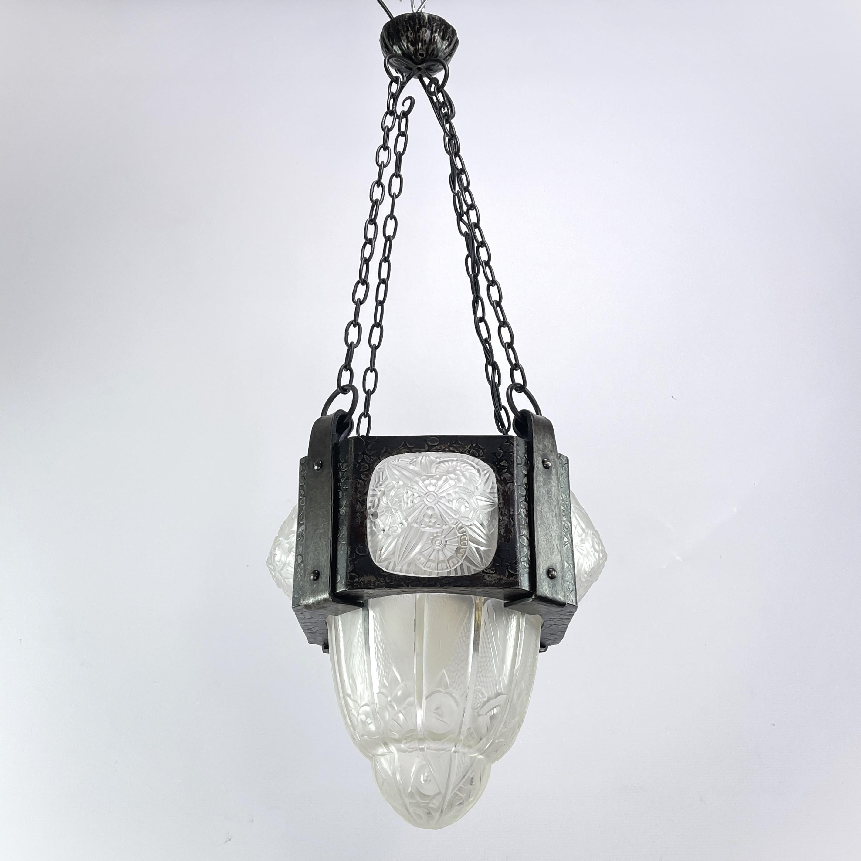 French Art Deco Chandelier by Hettier & Vincent wrought iron, 1930s For Sale