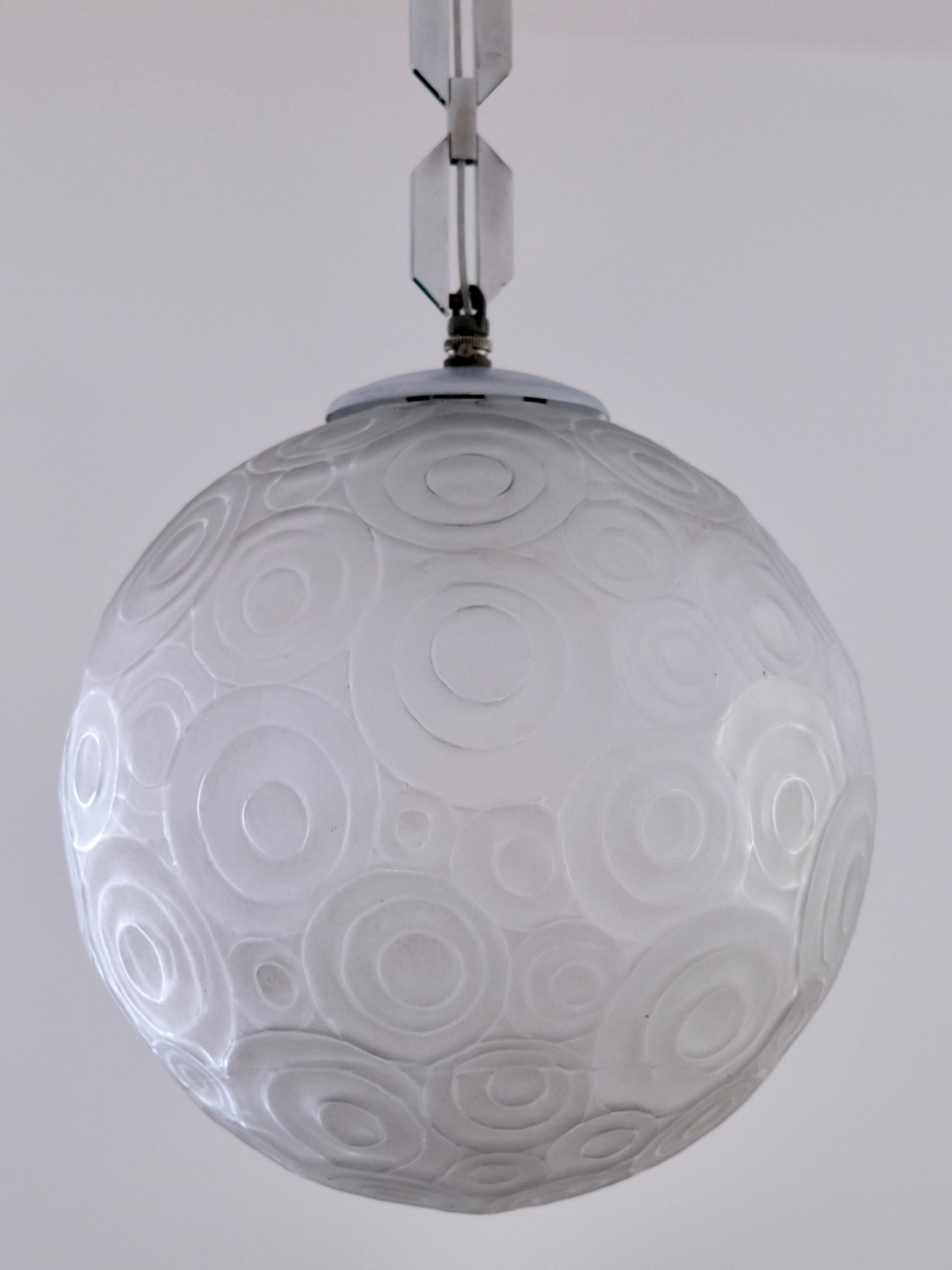French Art Deco Chandelier by Marius-Ernest Sabino, France 1930s, glass ball with chain For Sale