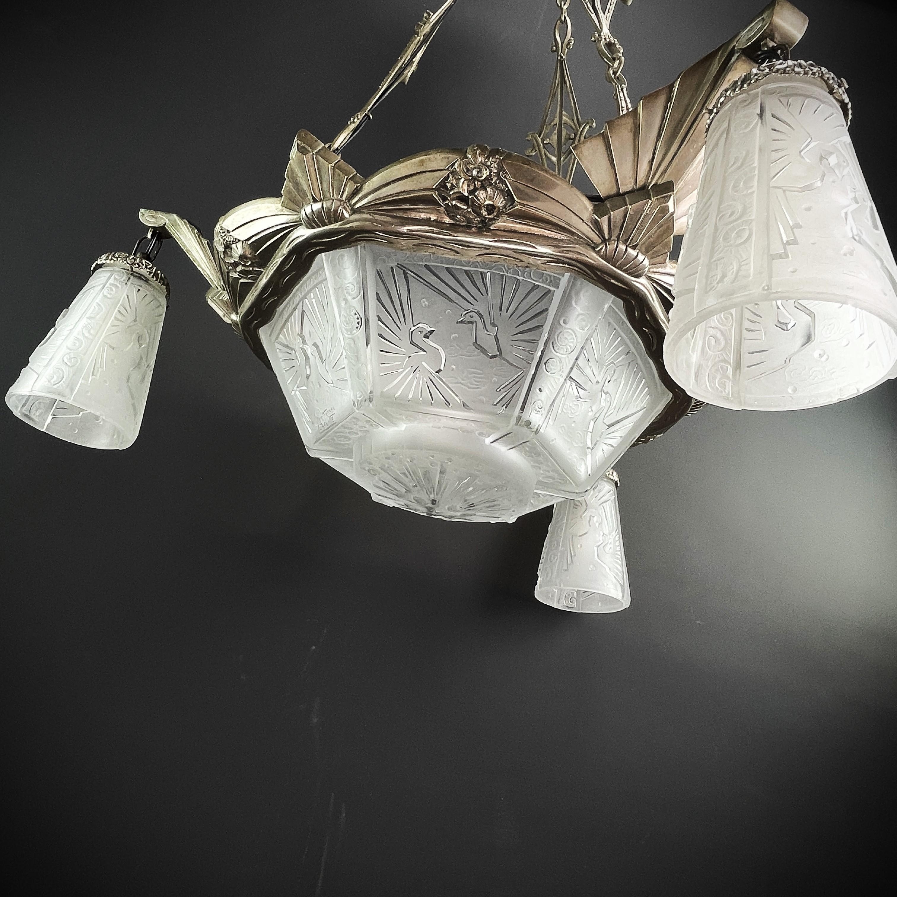 French Art Deco Chandelier by Muller Freres Luneville & Atelier Petitot , 1930s For Sale
