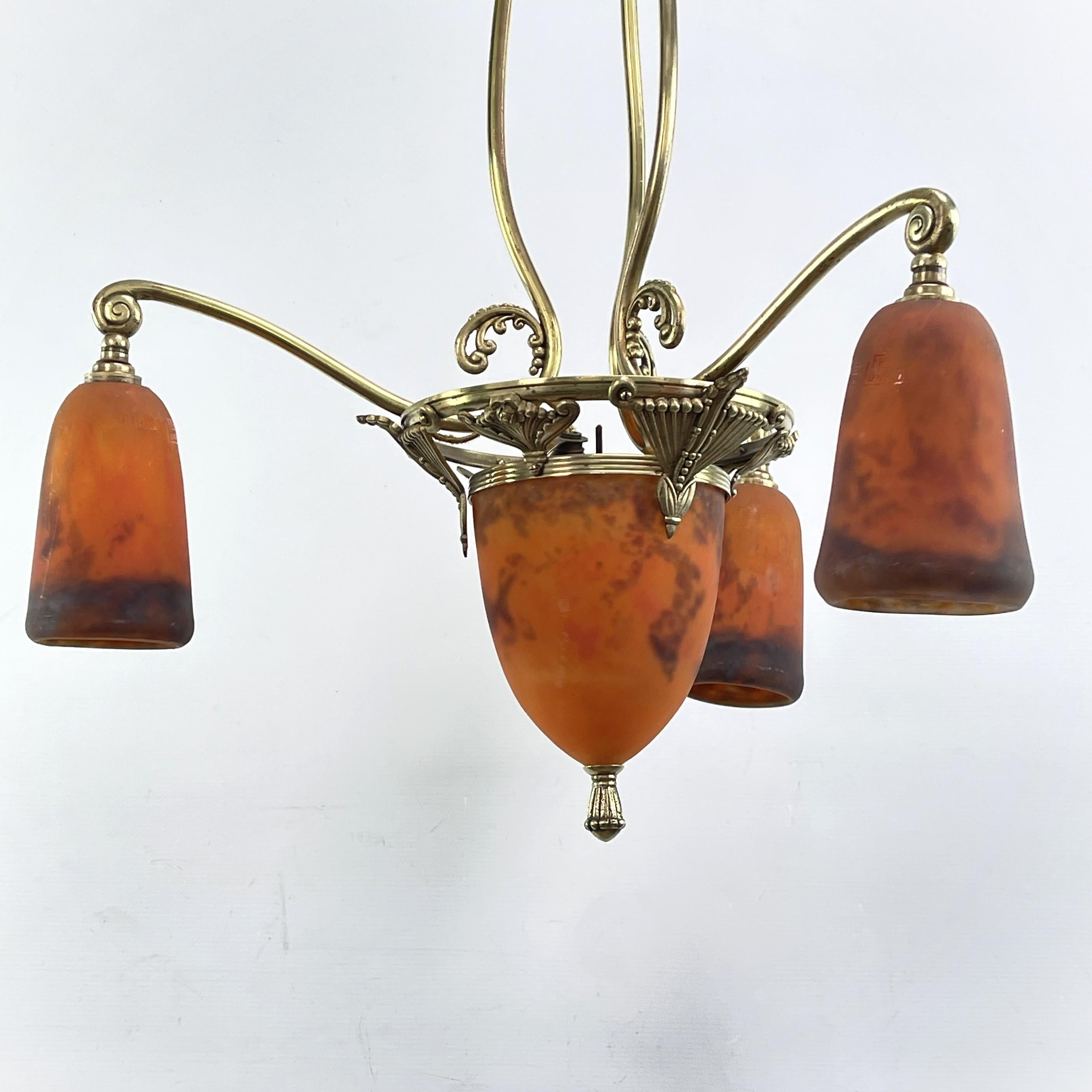 Lampadario Art Déco di Muller Freres Luneville Pate de Verre in bronzo, anni '20 In condizioni buone in vendita a Bingen am Rhein, RP
