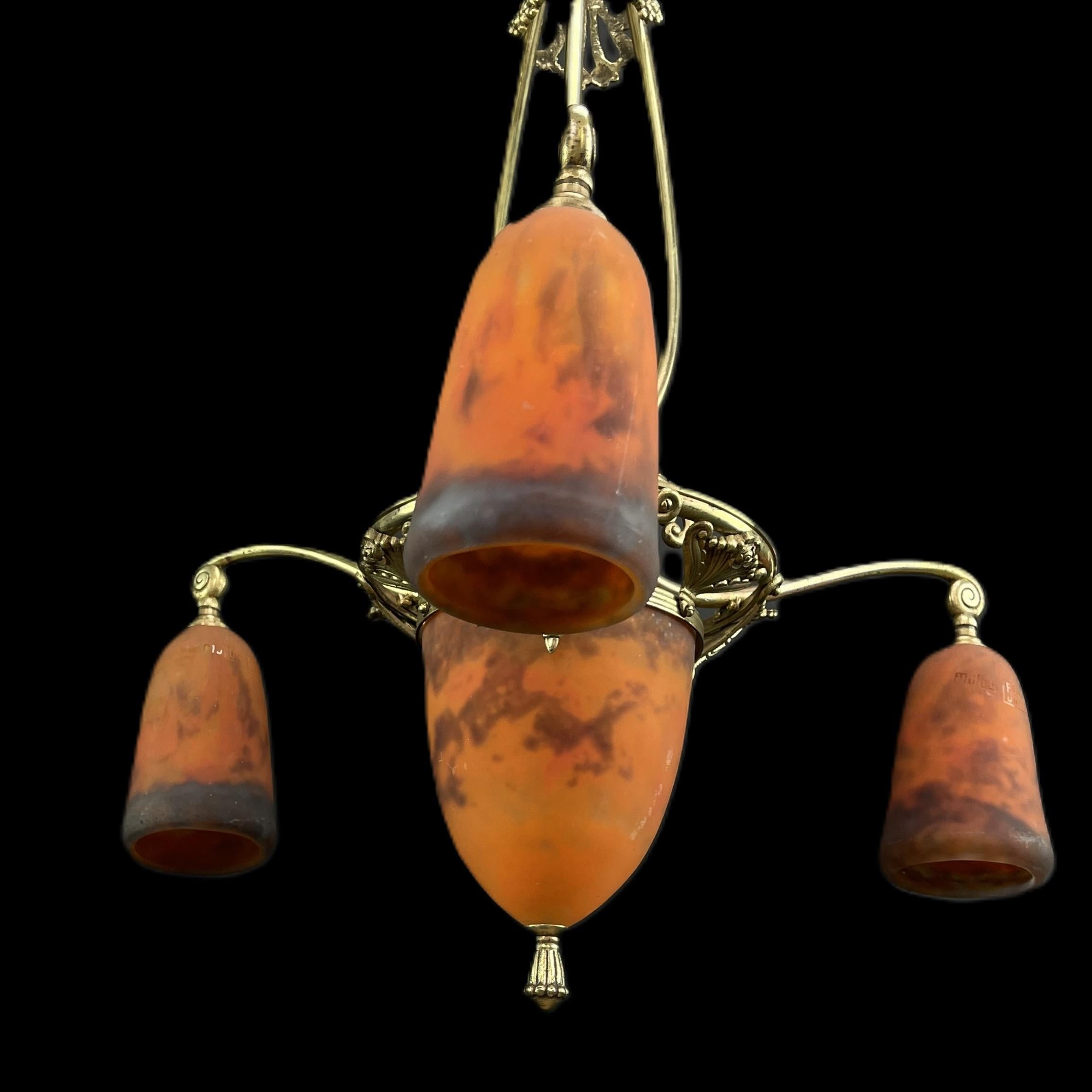 Lampadario Art Déco di Muller Freres Luneville Pate de Verre in bronzo, anni '20 in vendita 3