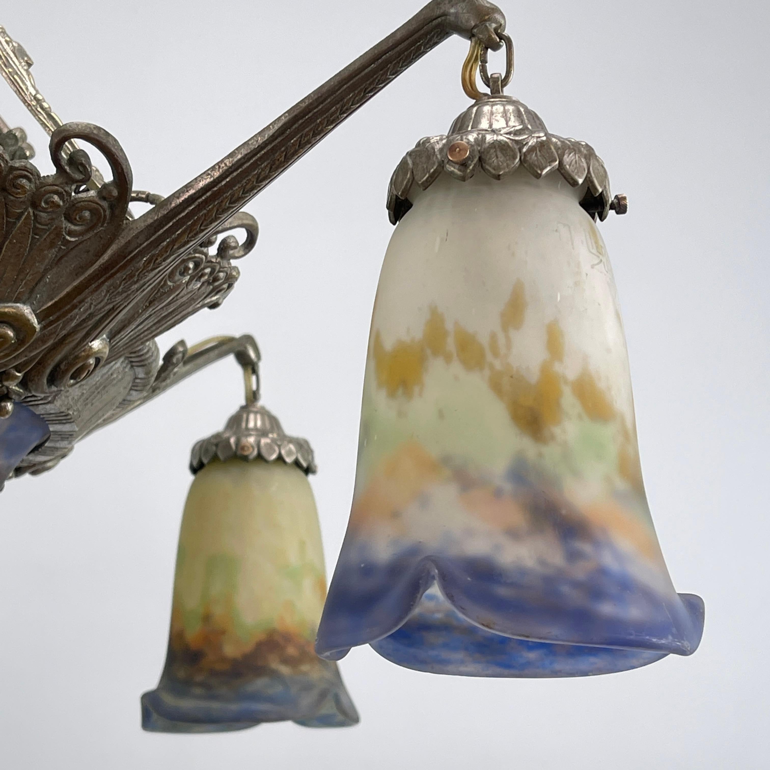 Lampadario Art Déco di Muller Freres Luneville Pate de Verre in bronzo, anni '20 in vendita 3